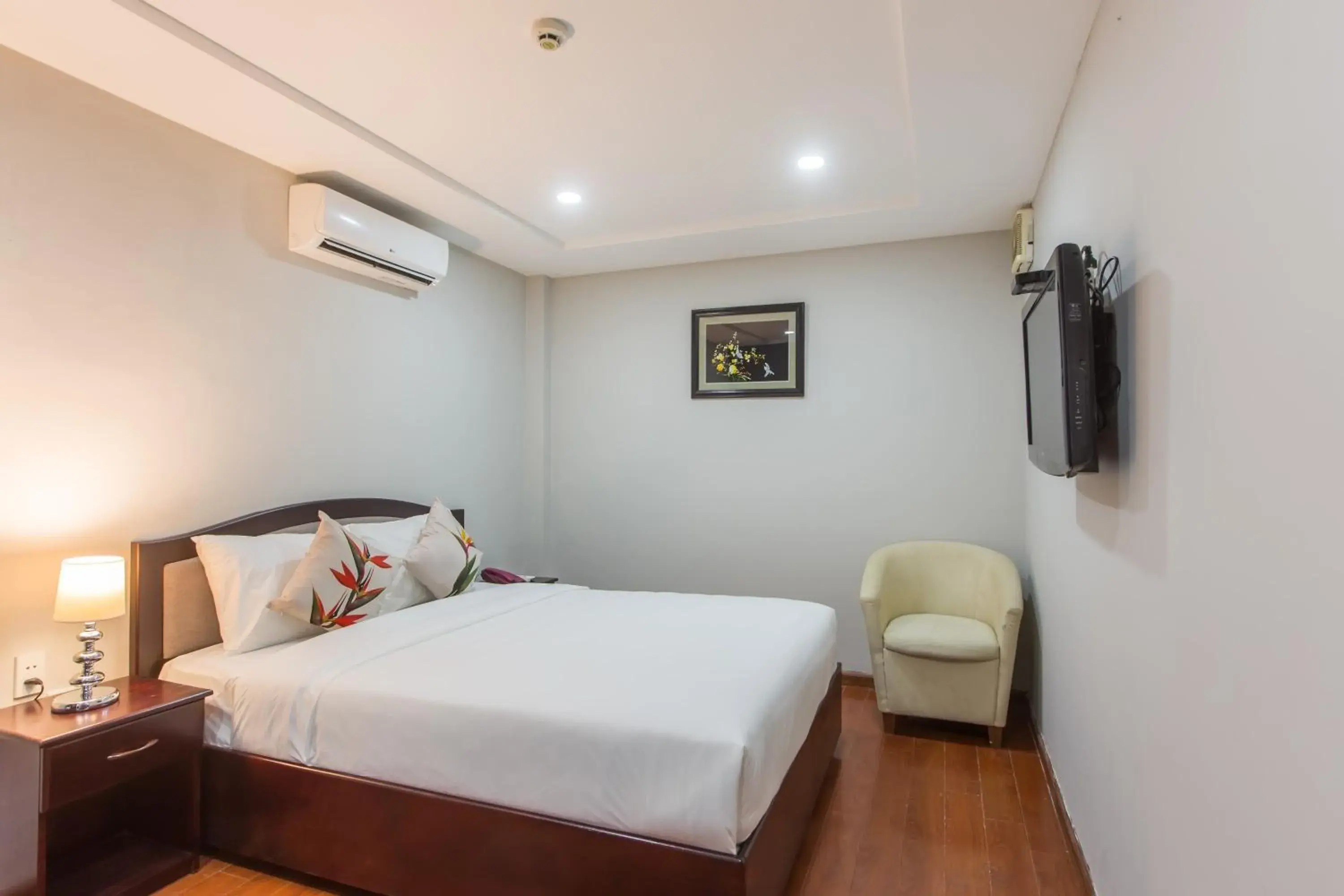 Double Room with Garden View in Binh Duong Resident Hotel Double Room with Garden View in Binh Duong Resident Hotel