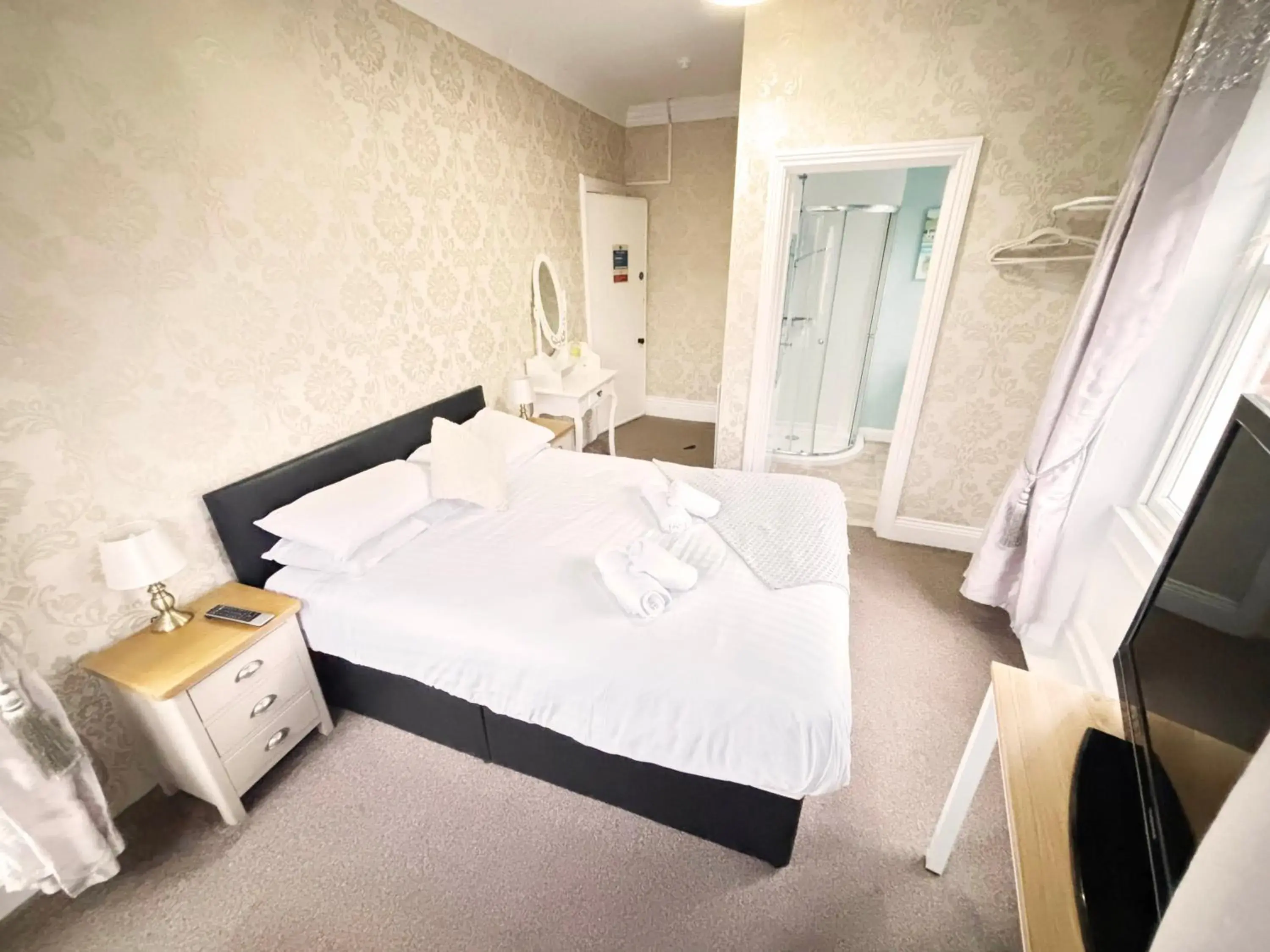 Bed in The Queens Arms Hotel Acomb Bed in The Queens Arms Hotel Acomb