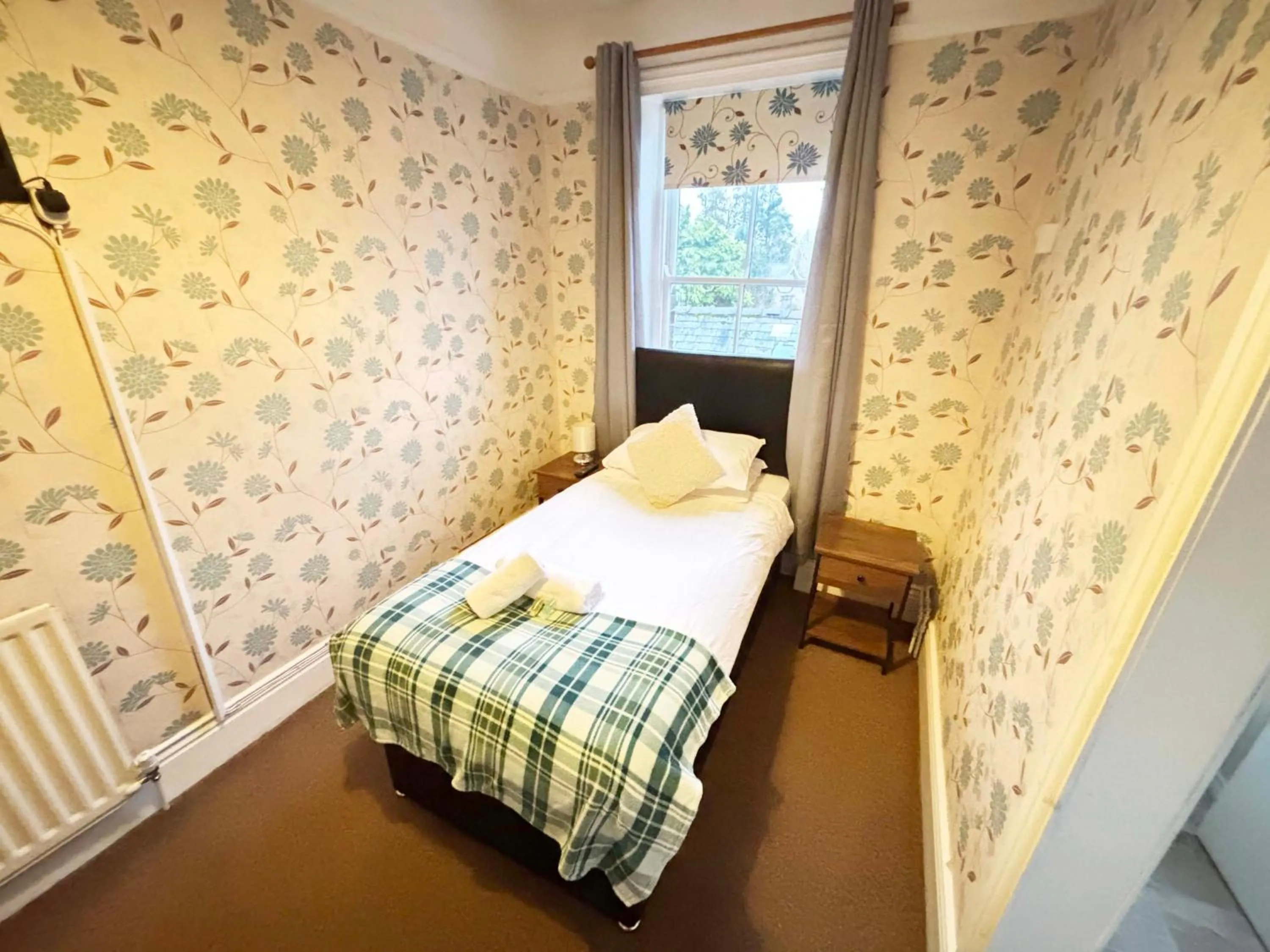 Bed in The Queens Arms Hotel Acomb