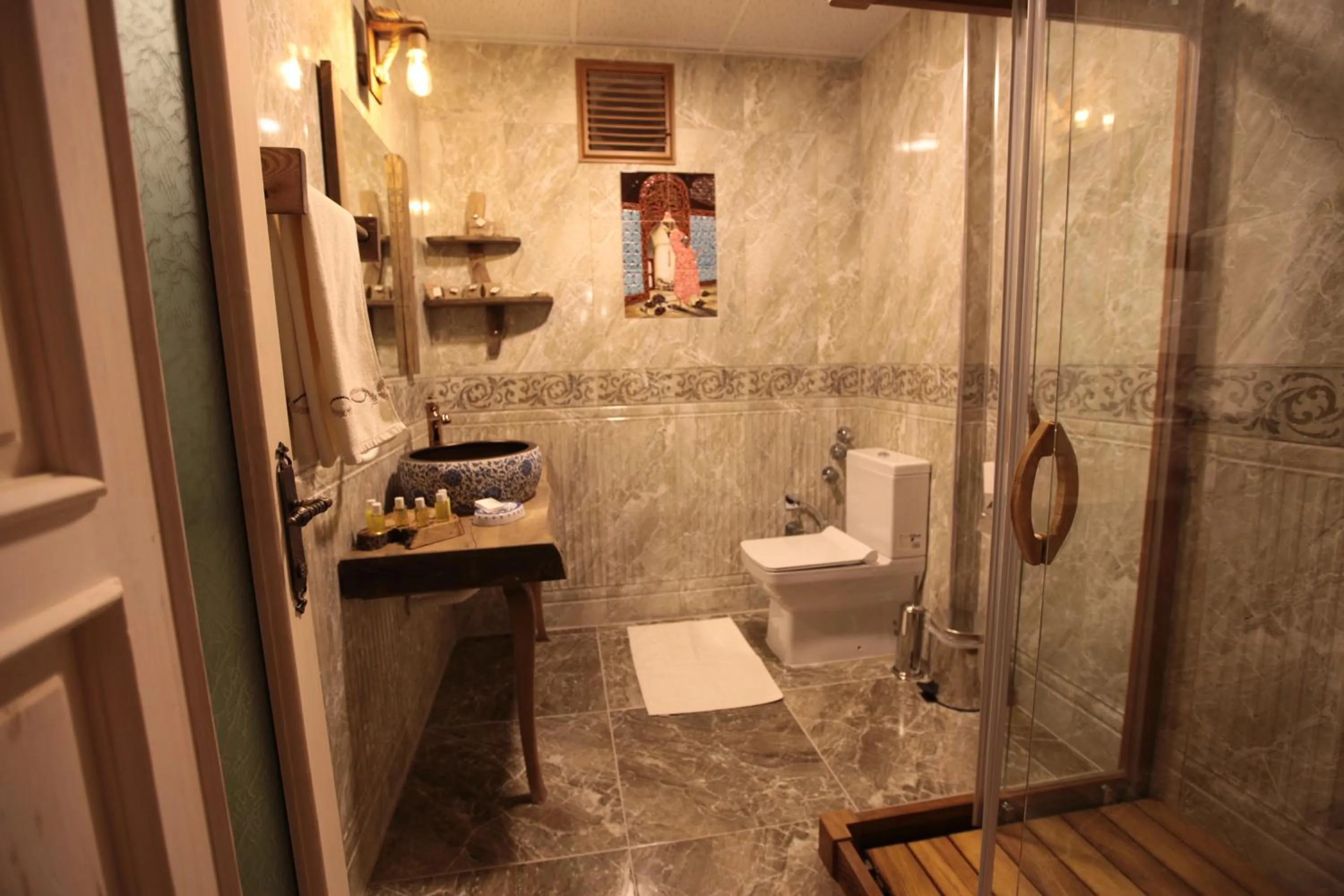 Shower in Celsus Boutique Hotel
