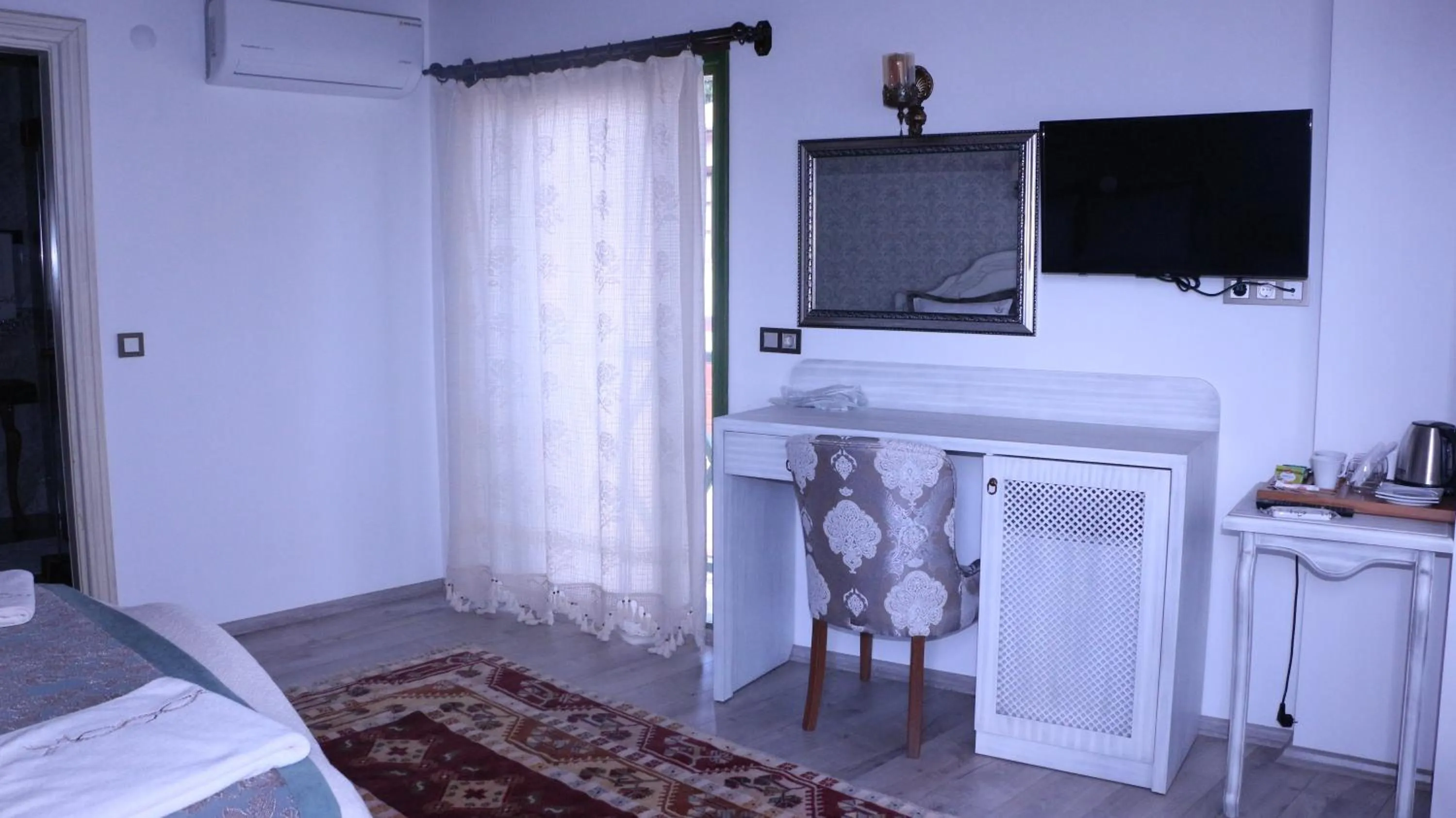 Coffee/tea facilities in Celsus Boutique Hotel