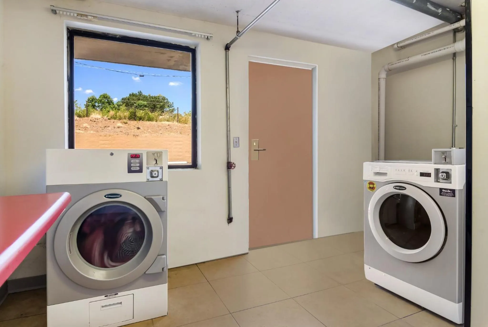 laundry in Red Roof Inn Atlanta - Kennesaw State University