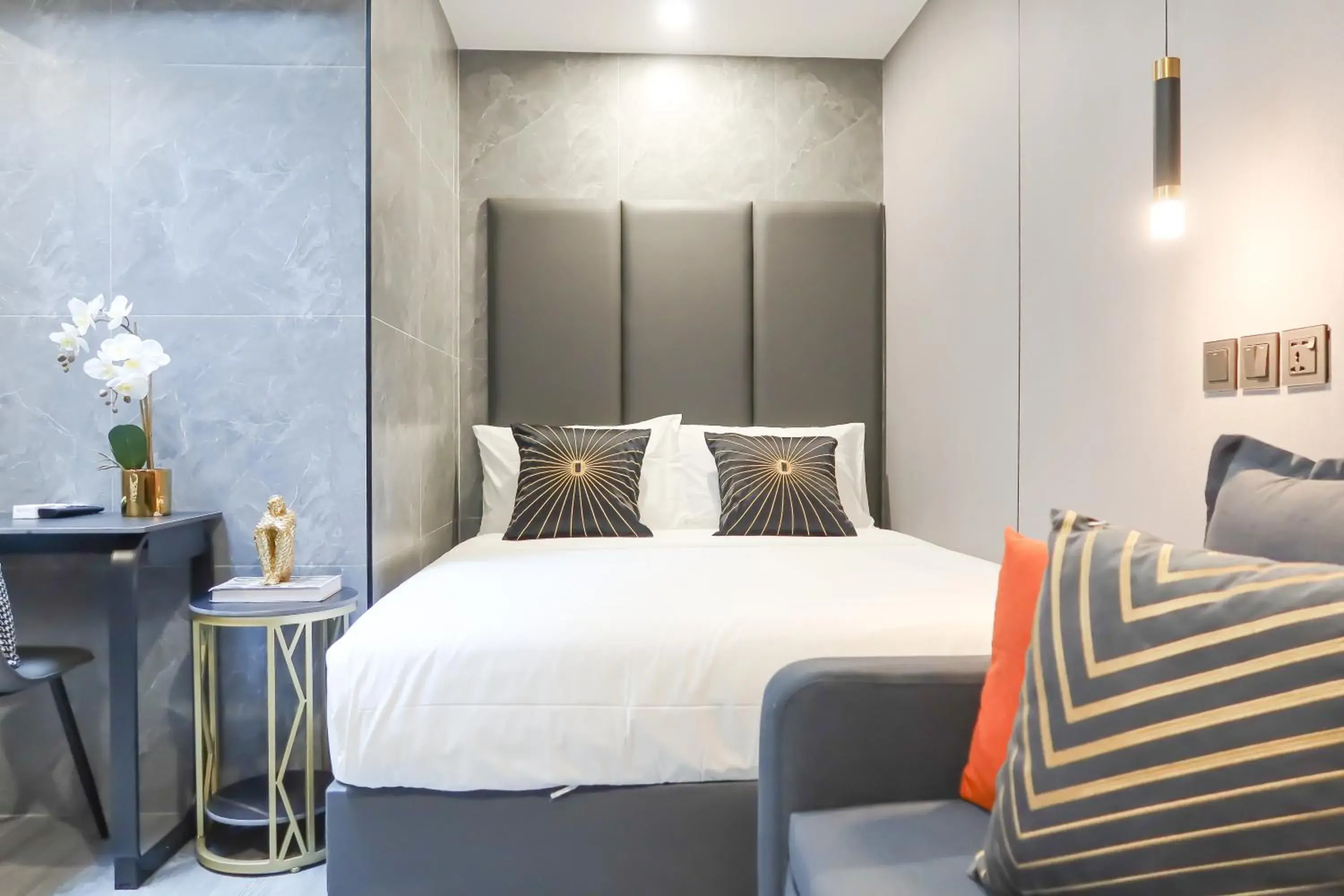 Comfy 2 Bedroom Apartment by ReCharge Comfy 2 Bedroom Apartment by ReCharge