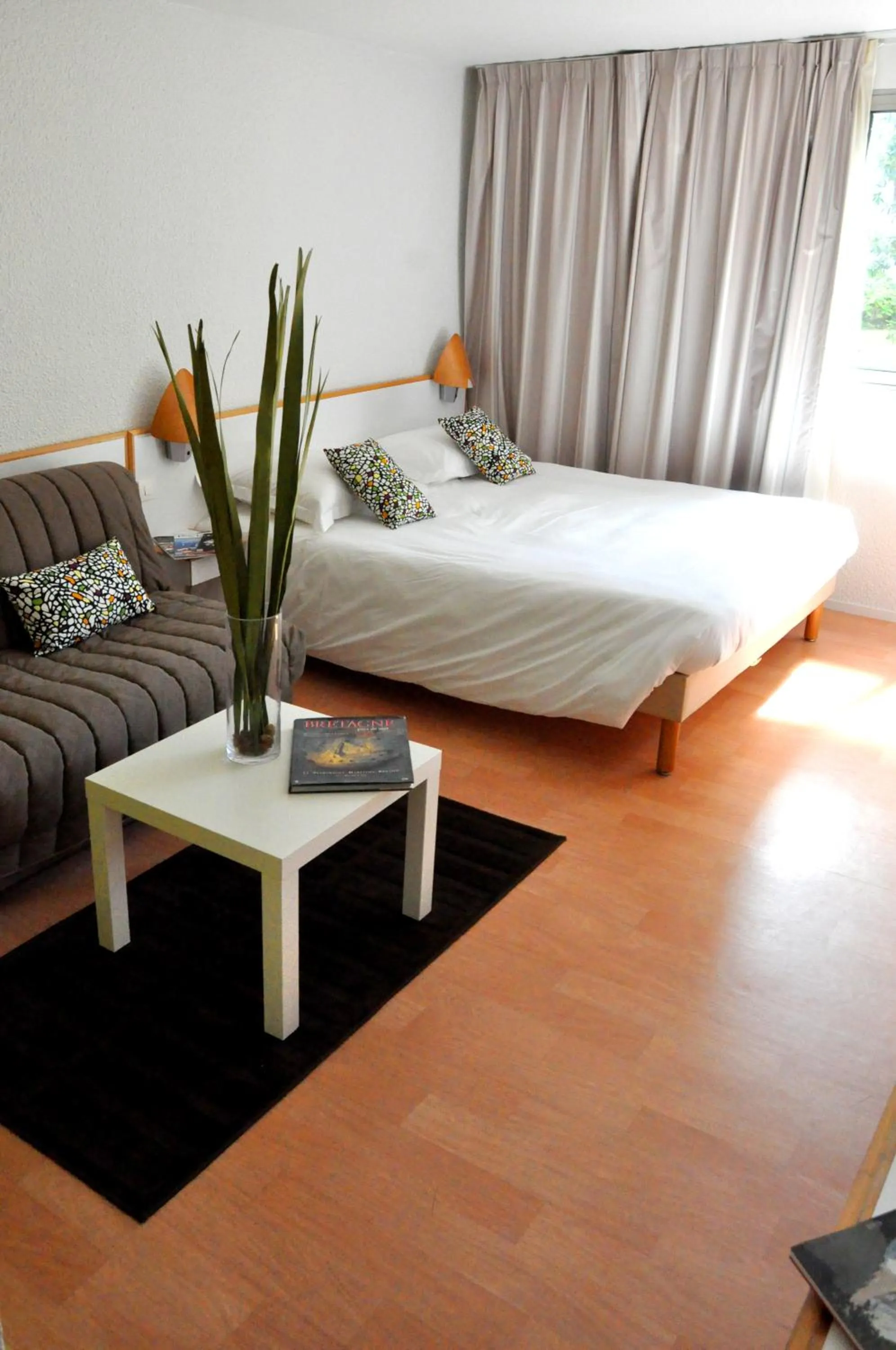 Bed in Lorient Résidence