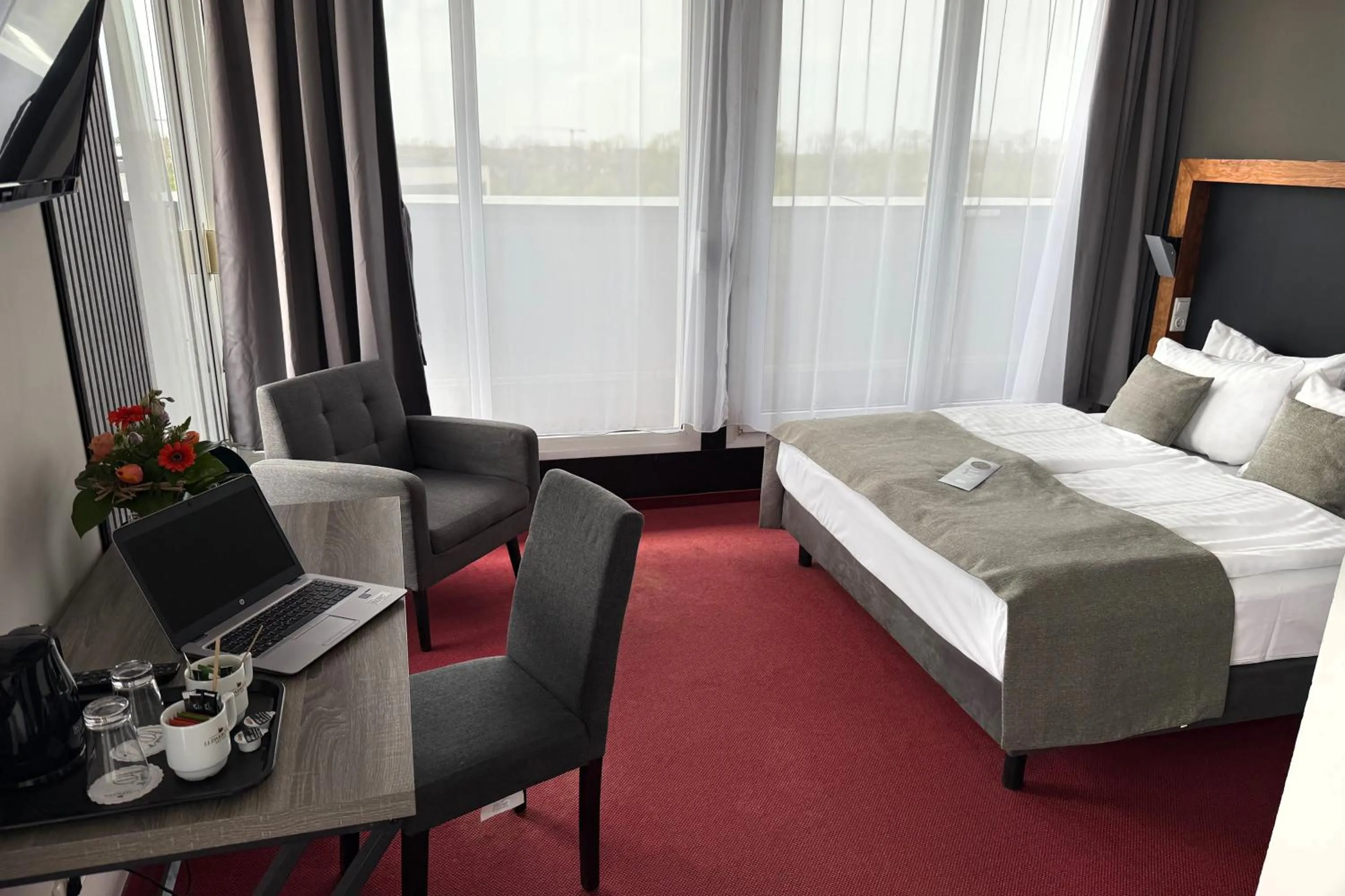 Photo of the whole room, Bed in Hotel Aviva