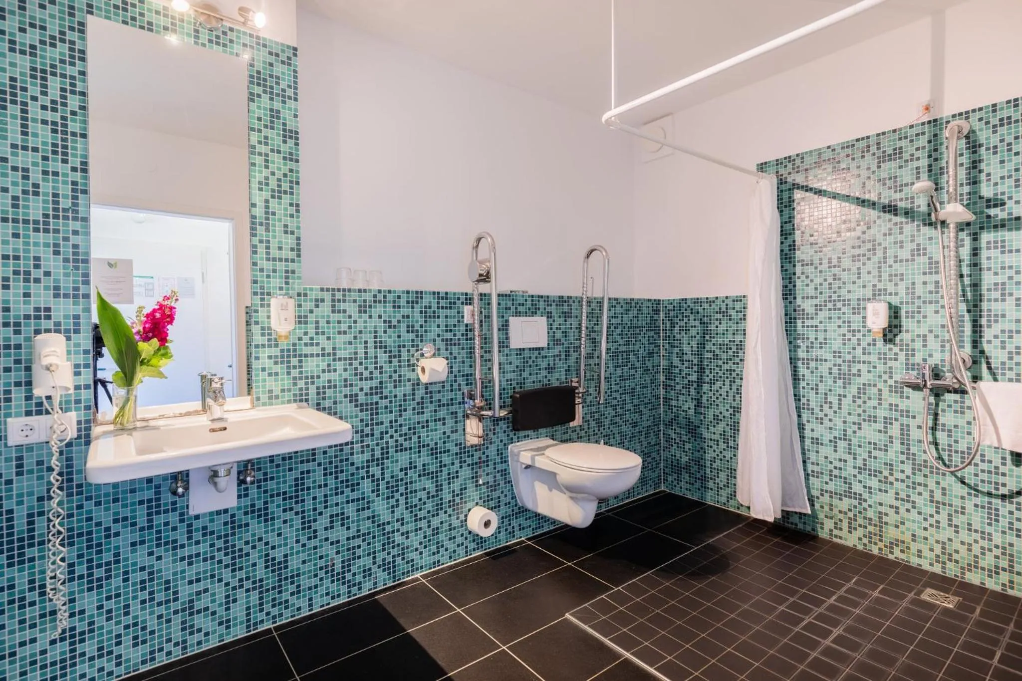 Bathroom in Hotel Aviva