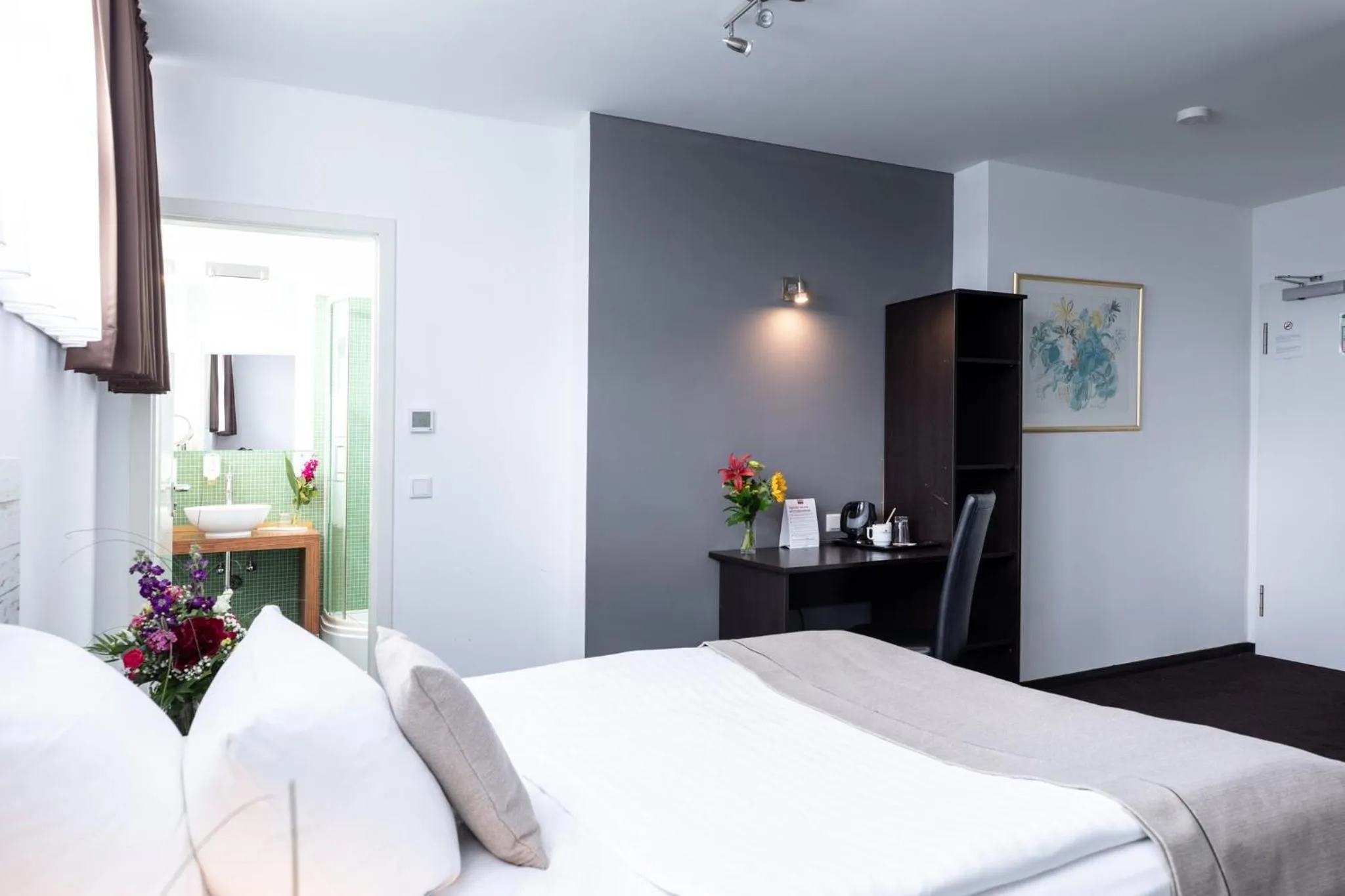 Photo of the whole room, Bed in Hotel Aviva