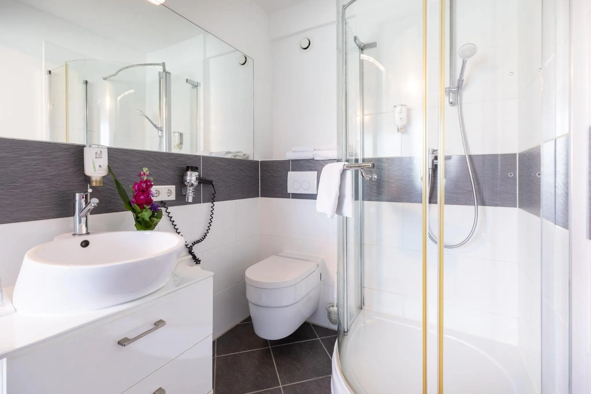 Bathroom in Hotel Aviva