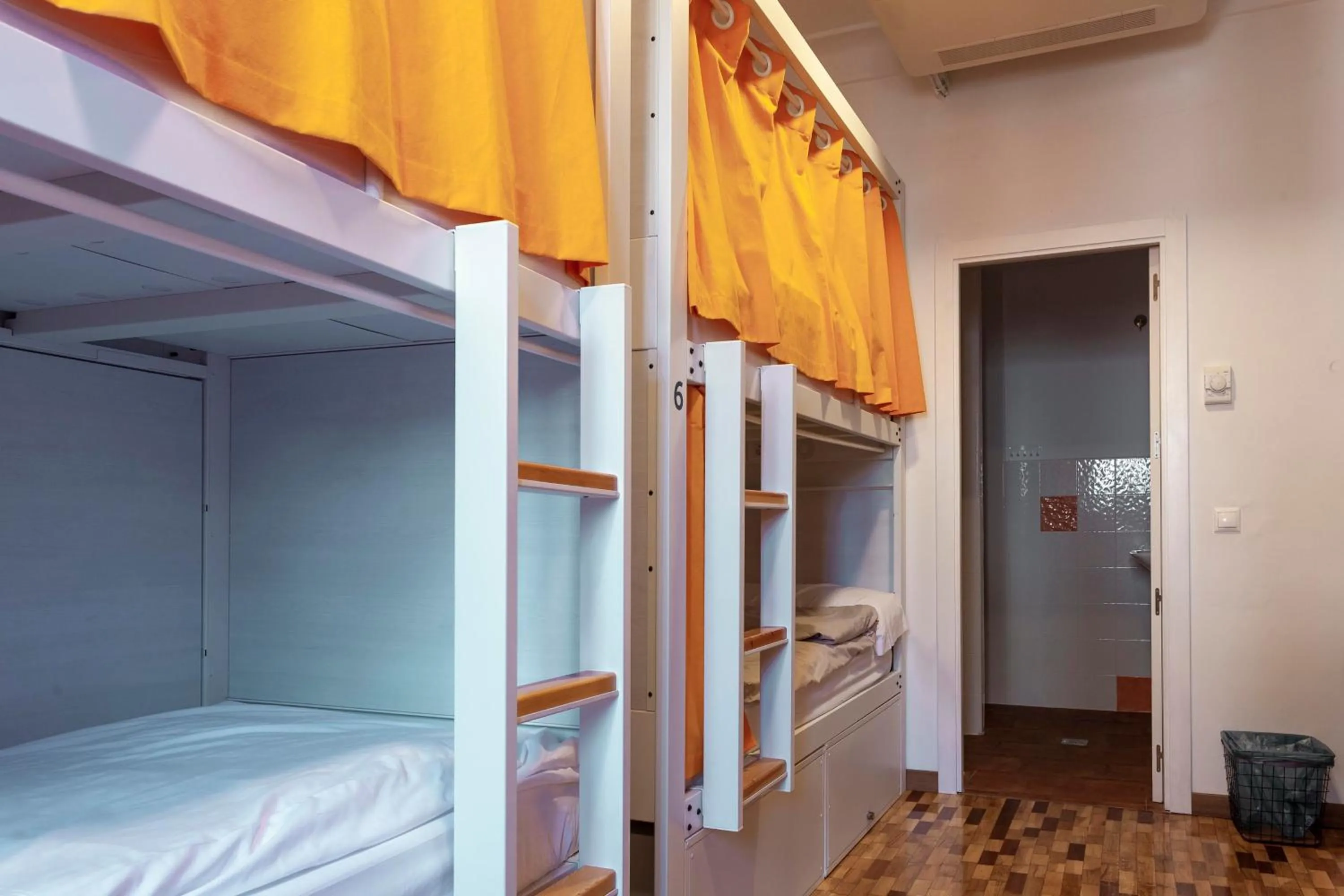 bunk bed, Bed in El Albergue de Sigüenza