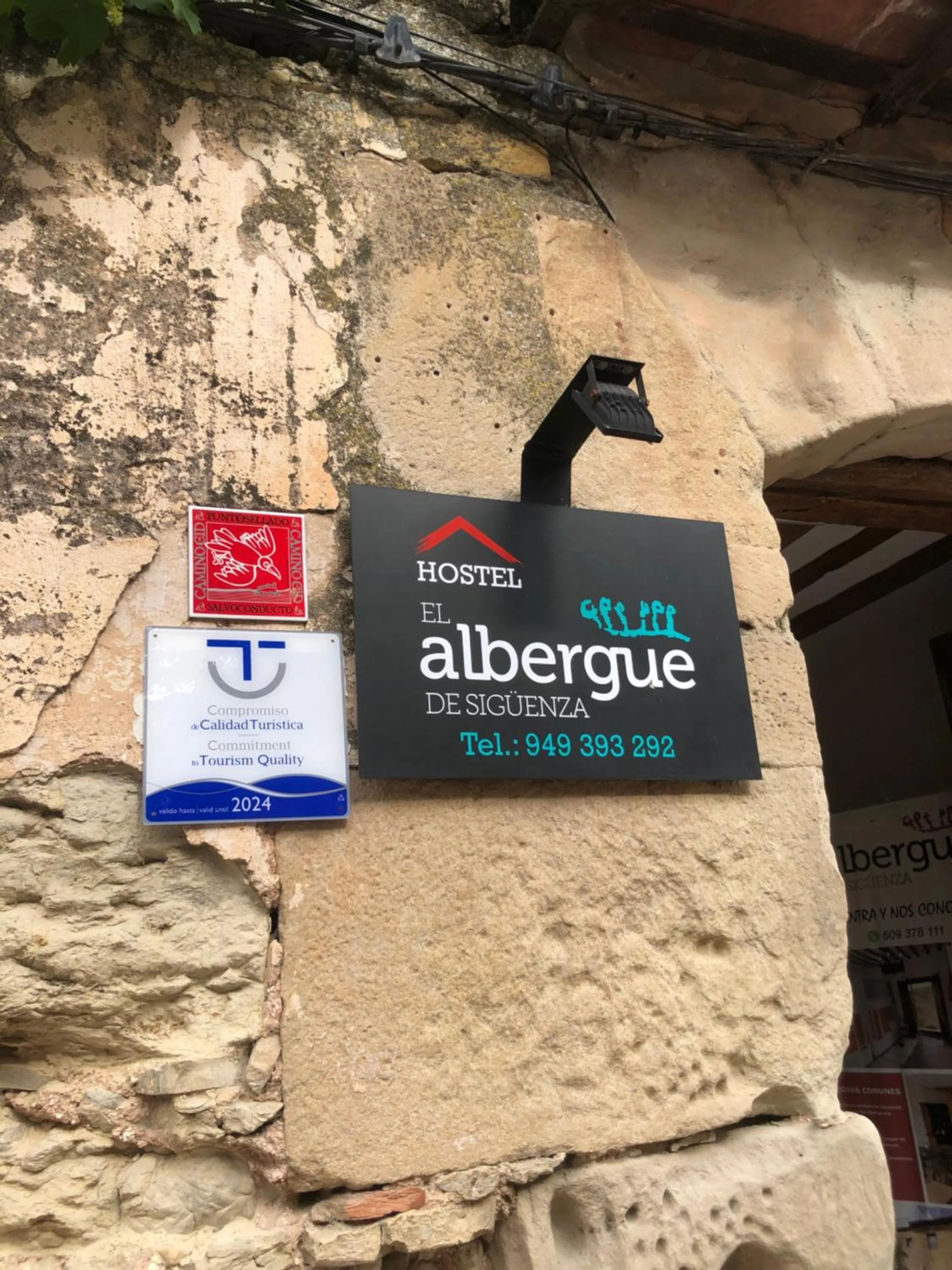 Logo/Certificate/Sign in El Albergue de Sigüenza