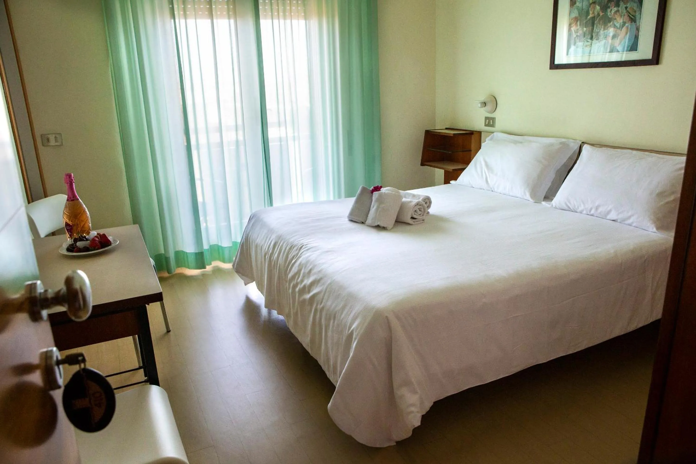 Bed in Hotel Miramare Et De La Ville