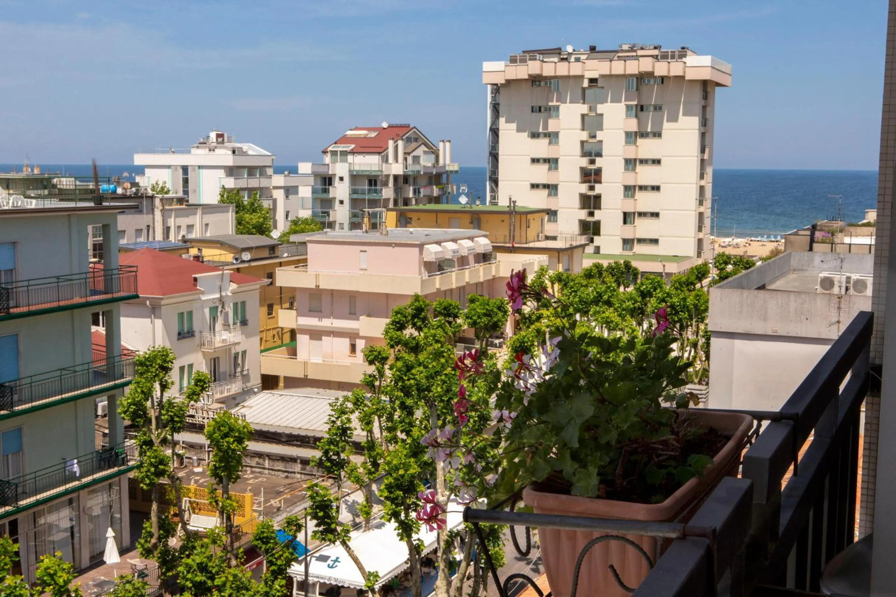 Sea view in Hotel Miramare Et De La Ville