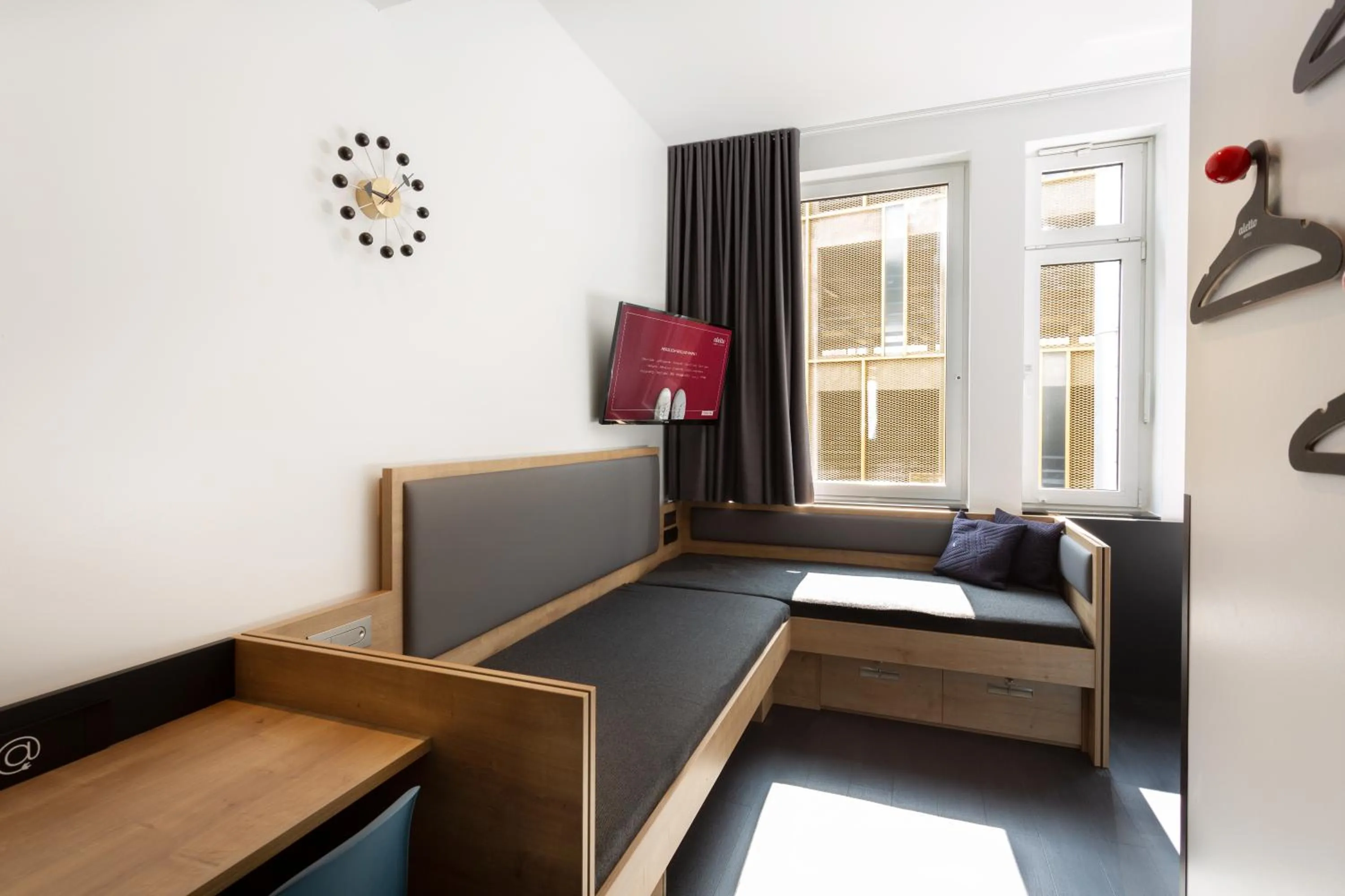 Photo of the whole room, Bed in aletto Hotel Kudamm