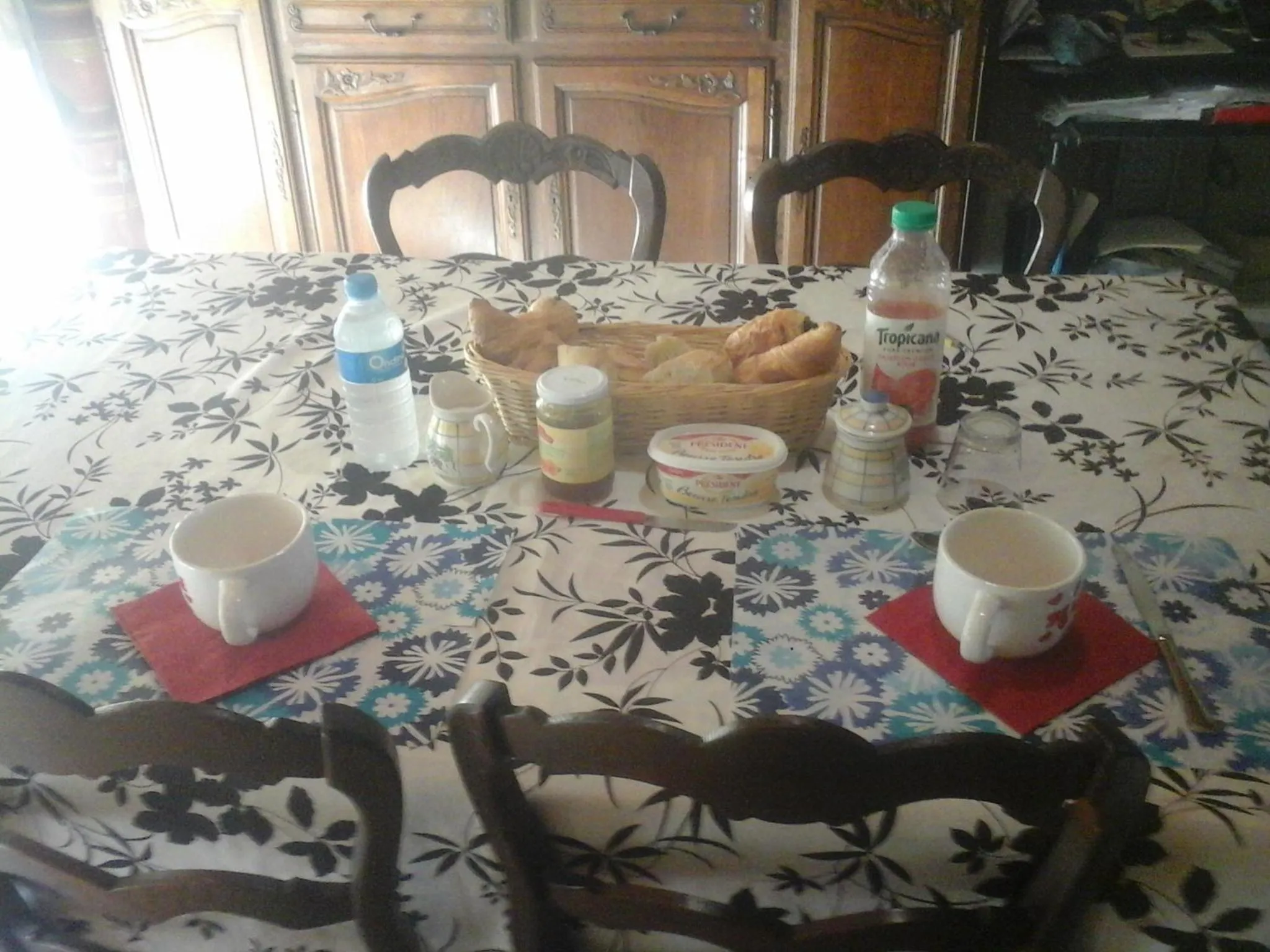 Breakfast in Charmante chambre d'hôte