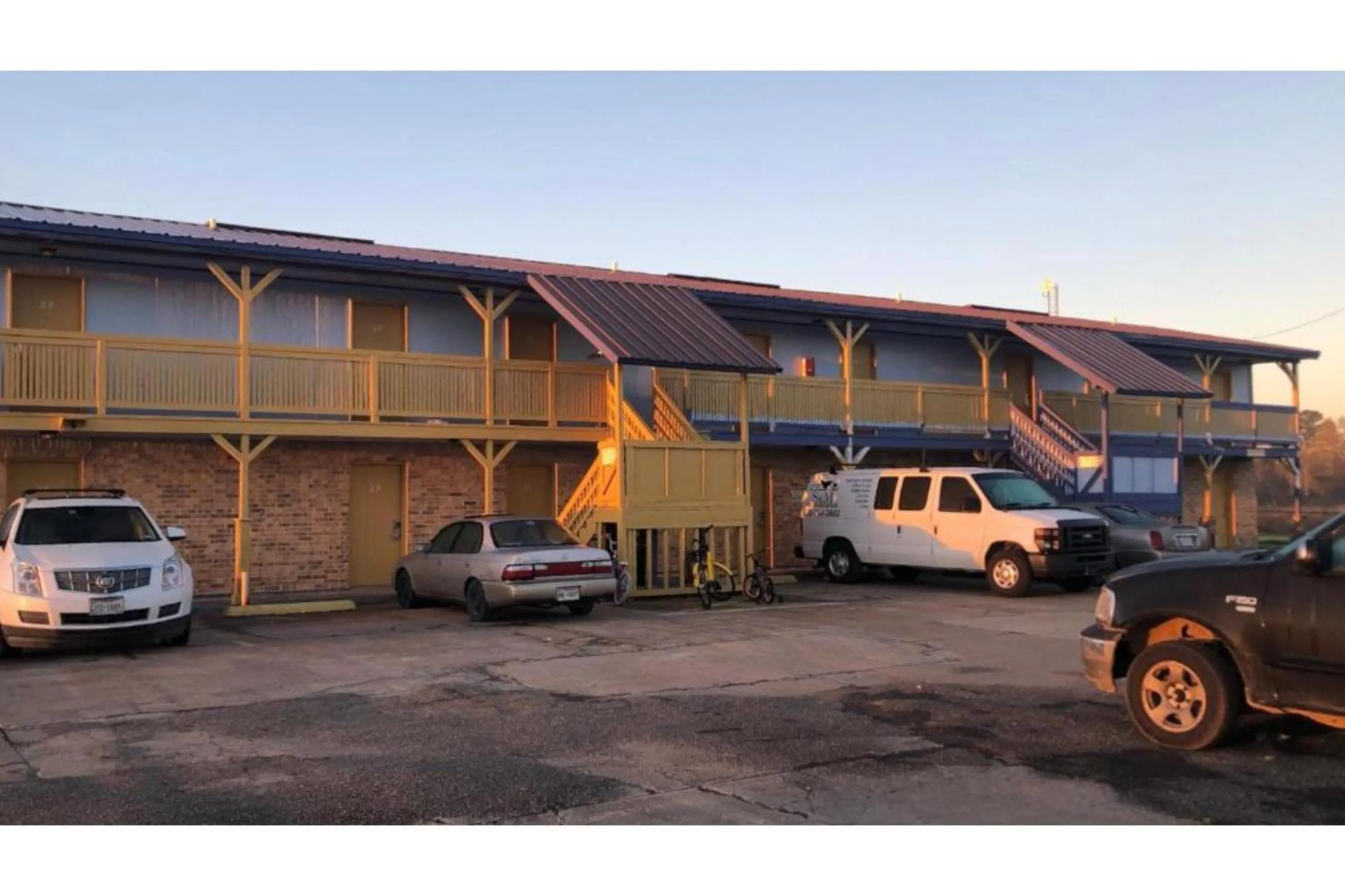 Parking in Lake Country Inn