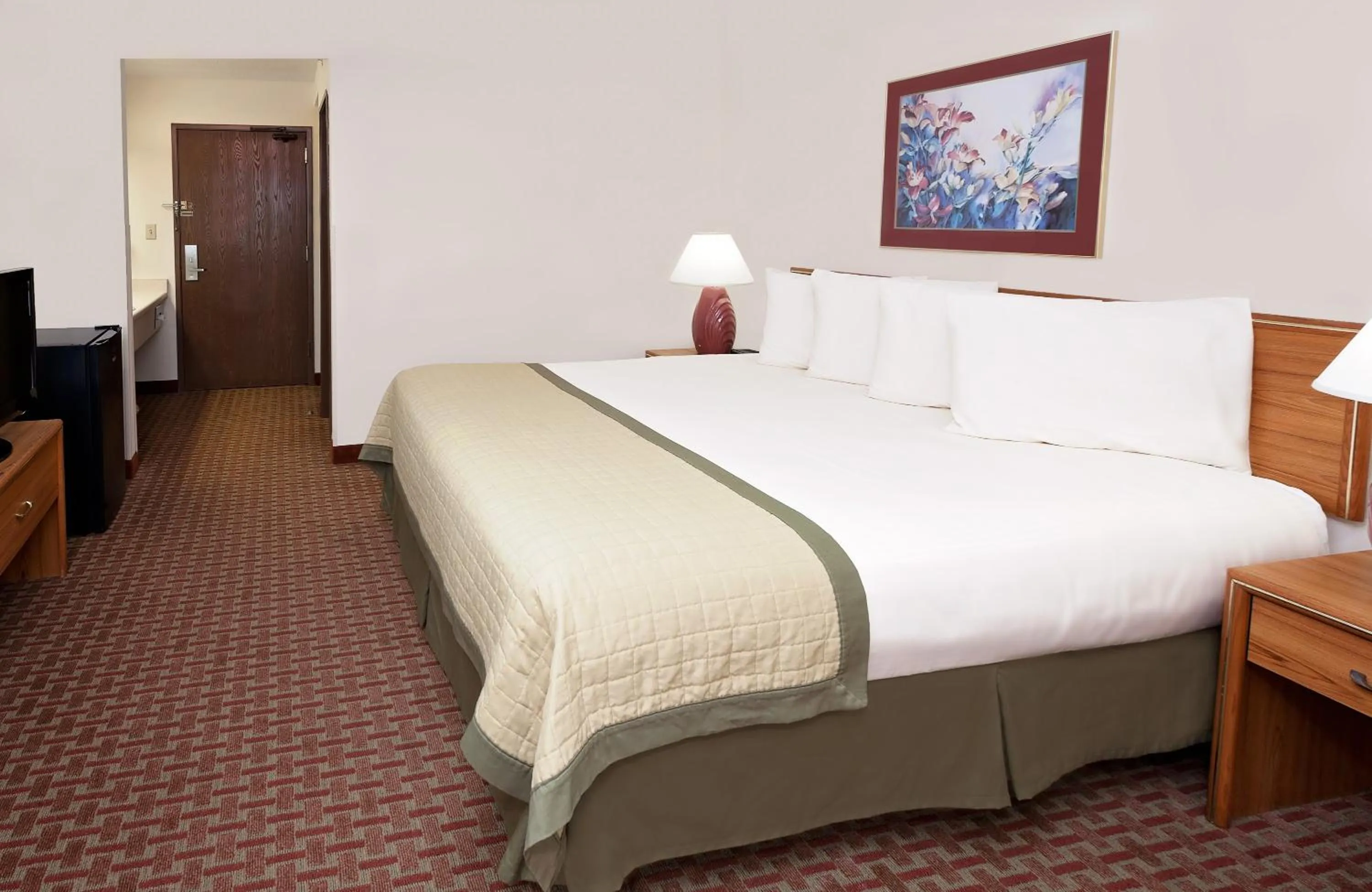 Bedroom, Bed in Baymont by Wyndham St. Joseph/Stevensville