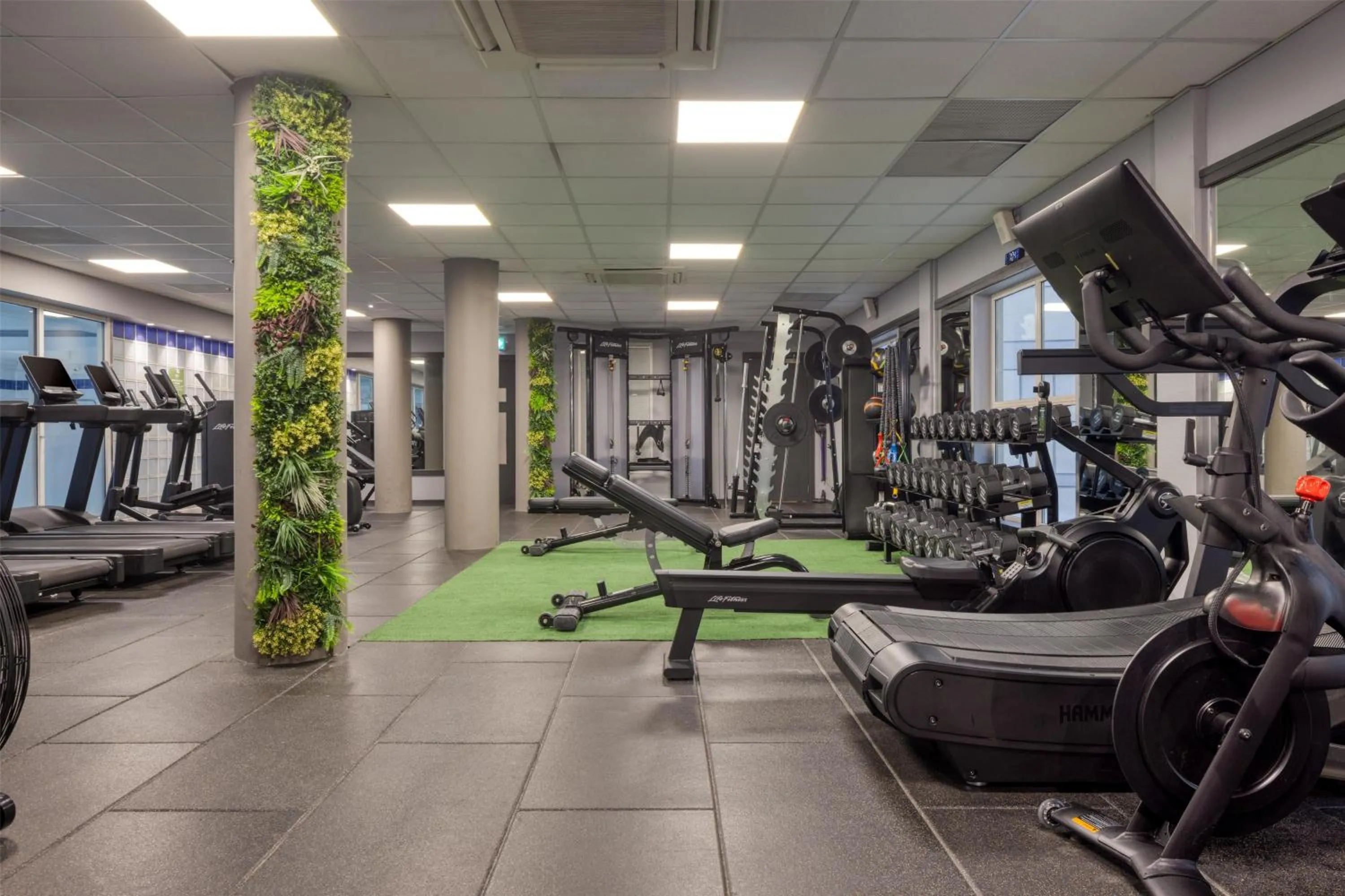 Fitness centre/facilities in Hilton Cardiff