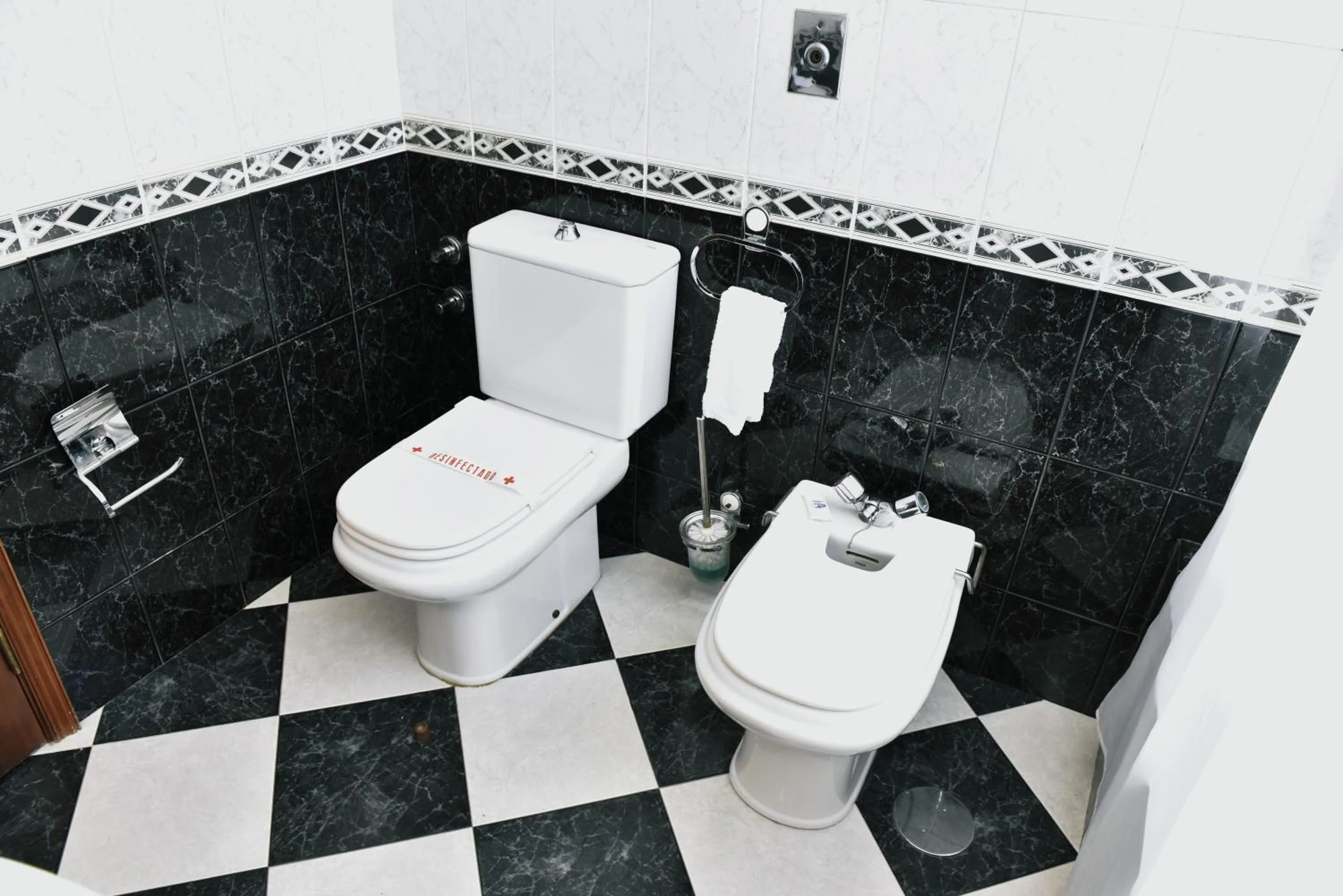 Toilet in Hotel Aeroporto