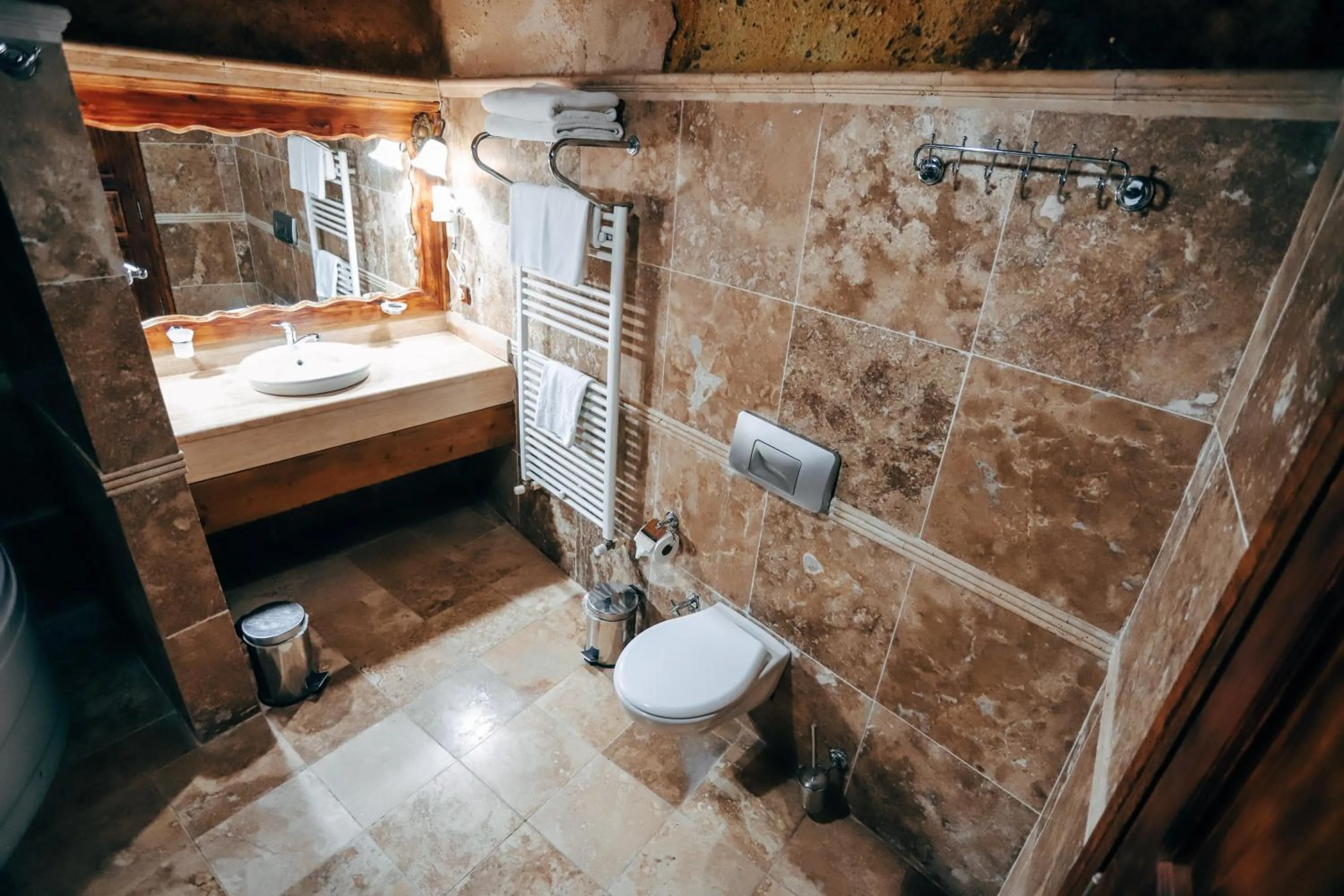 Shower in Melis Cave Hotel