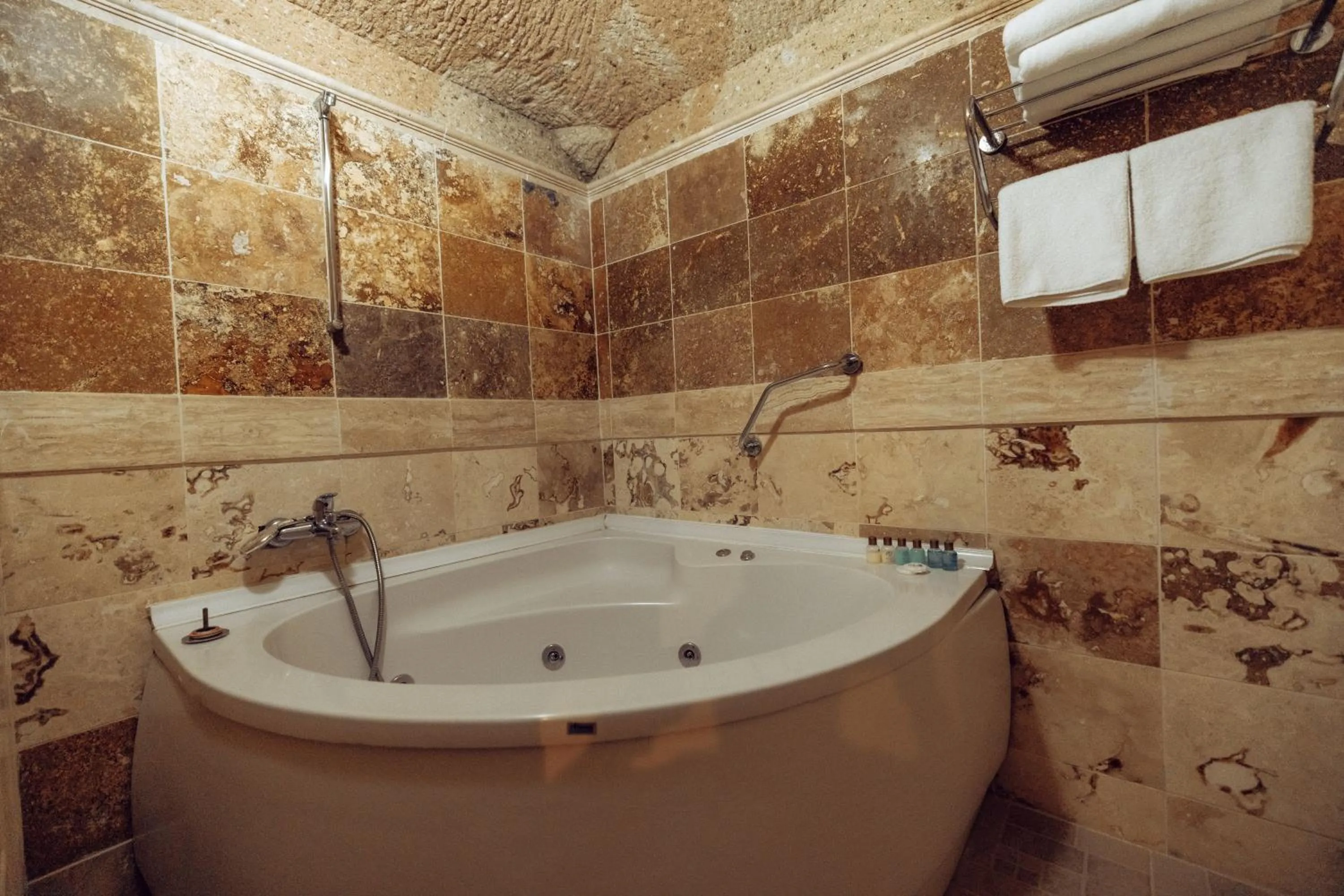 Bath in Melis Cave Hotel