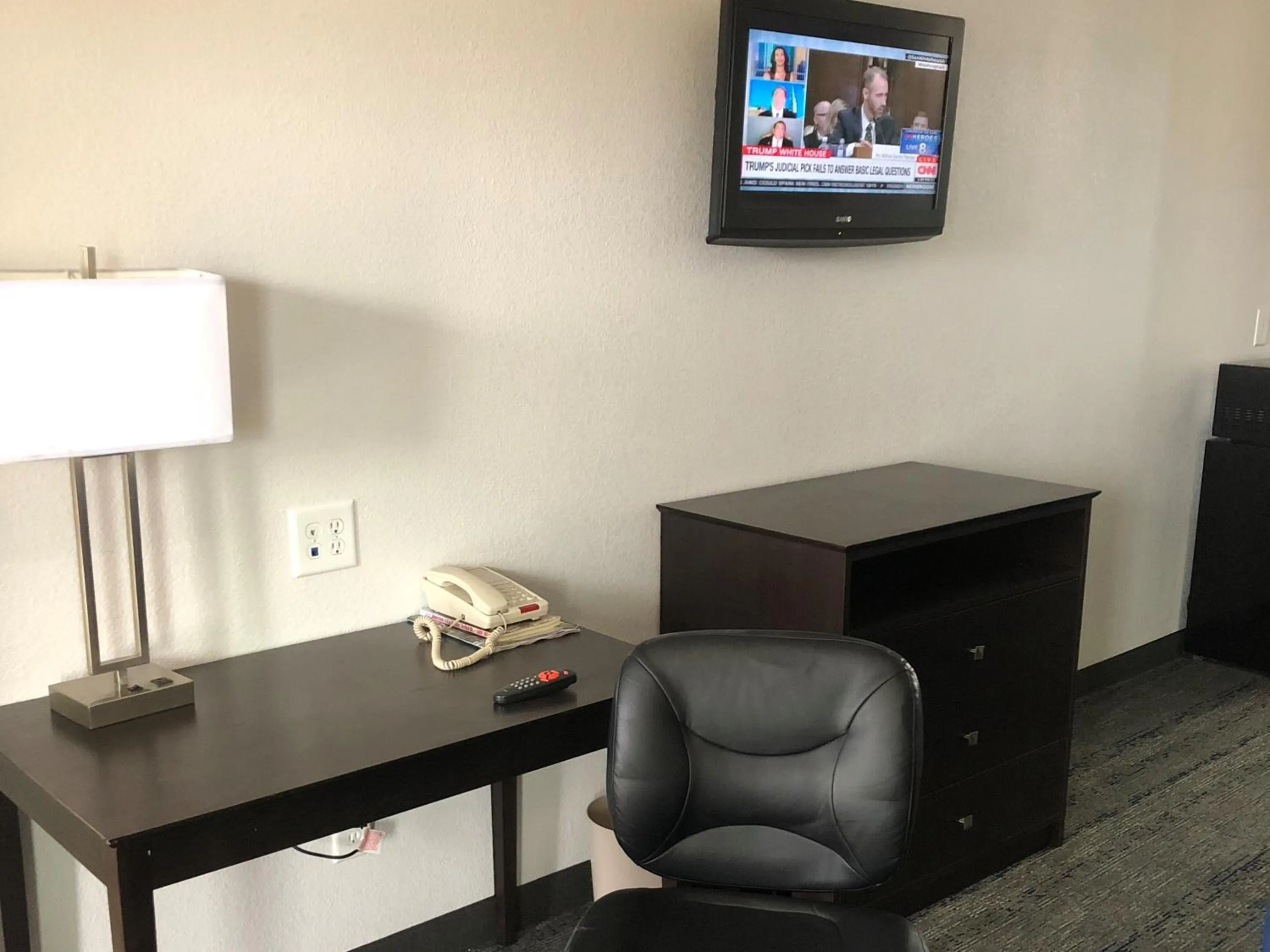 Photo of the whole room in Executive Inn and Suites Joaquin