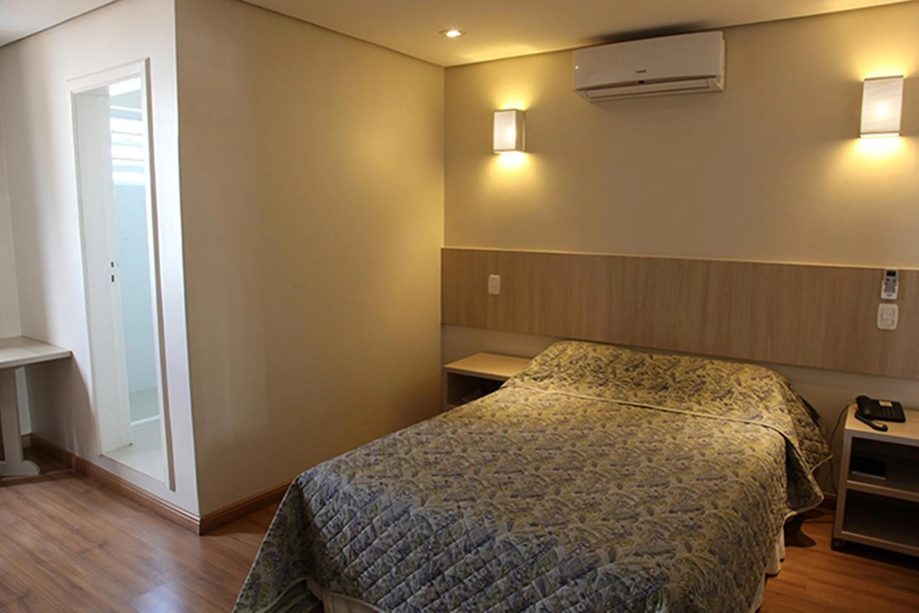 Bedroom, Bed in Golden Hotel - O MAIS CENTRAL - Pet Friendly