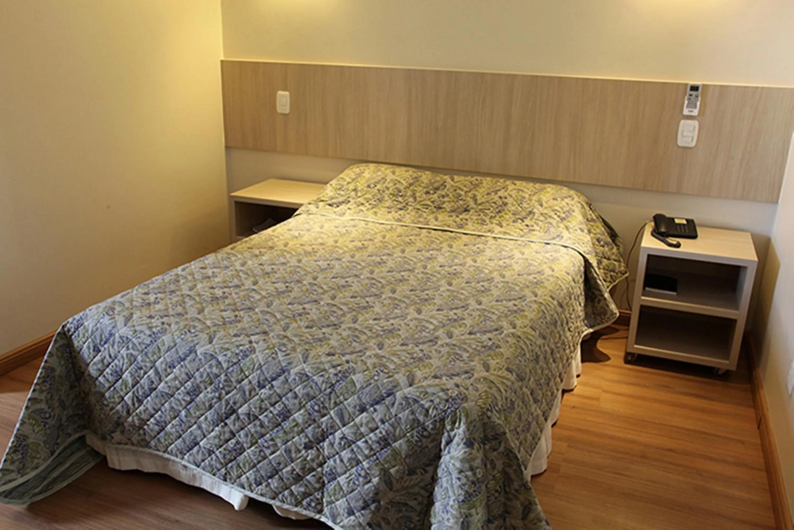 Bedroom, Bed in Golden Hotel - O MAIS CENTRAL - Pet Friendly