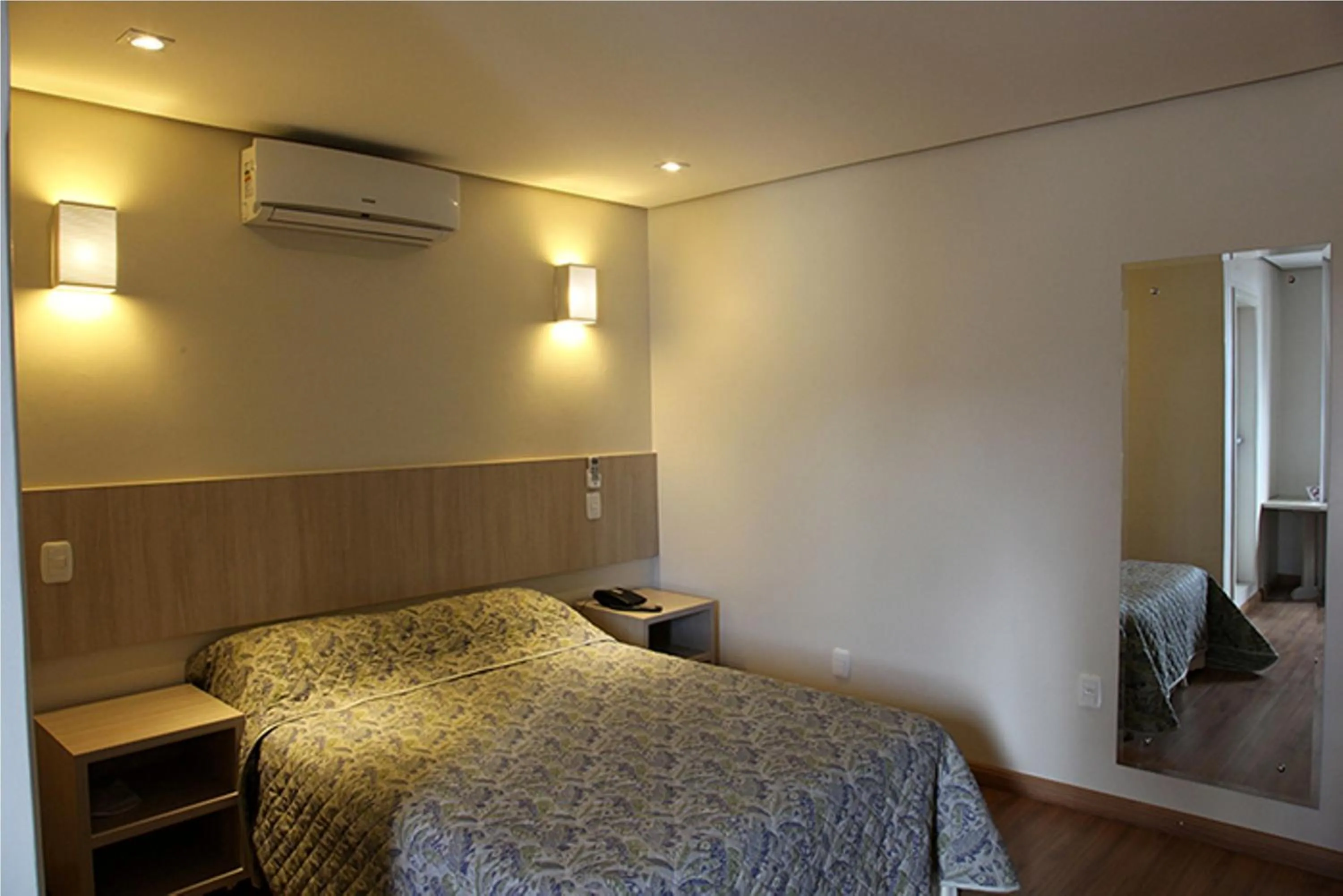 Bedroom, Bed in Golden Hotel - O MAIS CENTRAL - Pet Friendly