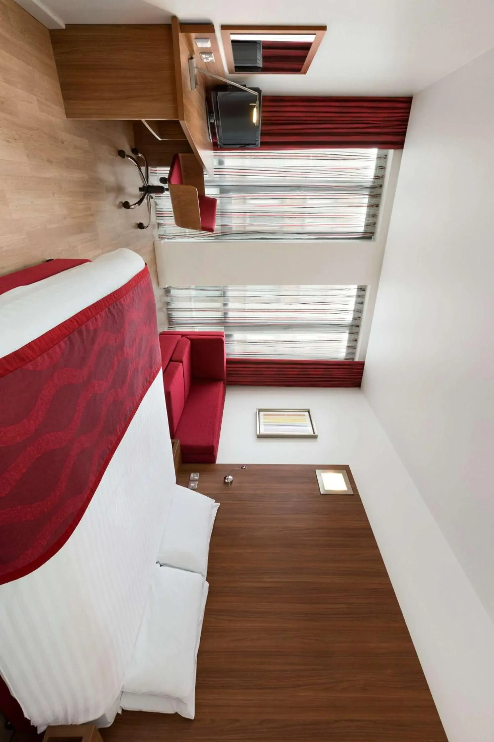 Photo of the whole room, Bed in Ramada Encore Leicester City Centre Photo of the whole room, Bed in Ramada Encore Leicester City Centre