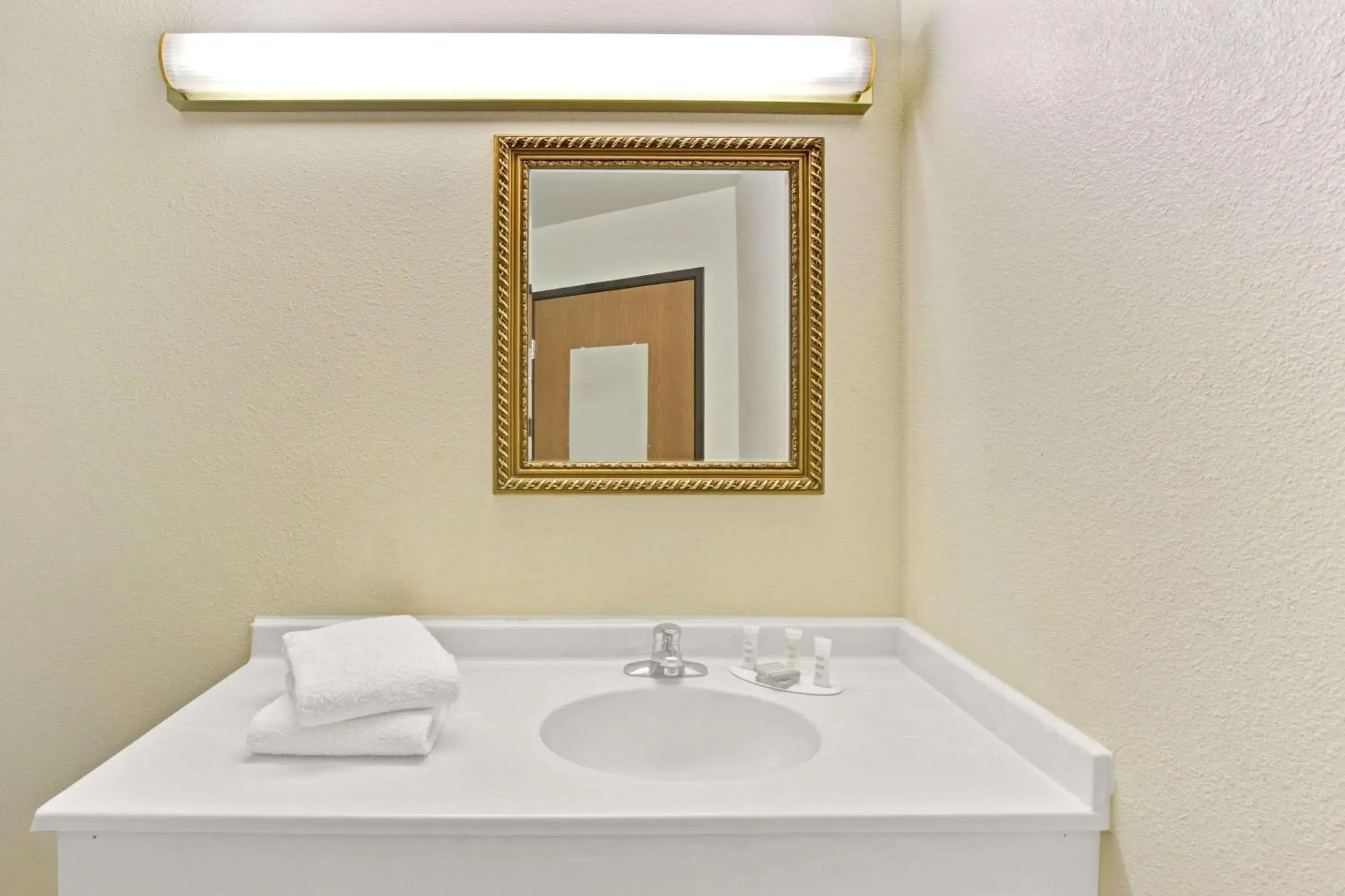 Photo of the whole room in Super 8 by Wyndham Gurnee Photo of the whole room in Super 8 by Wyndham Gurnee