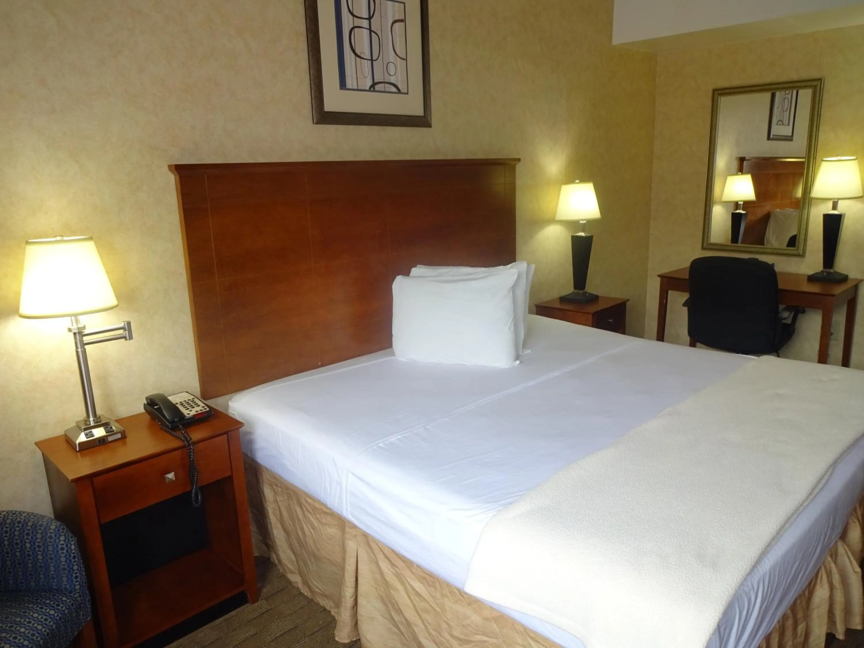 Bedroom, Bed in Sheridan Hotel