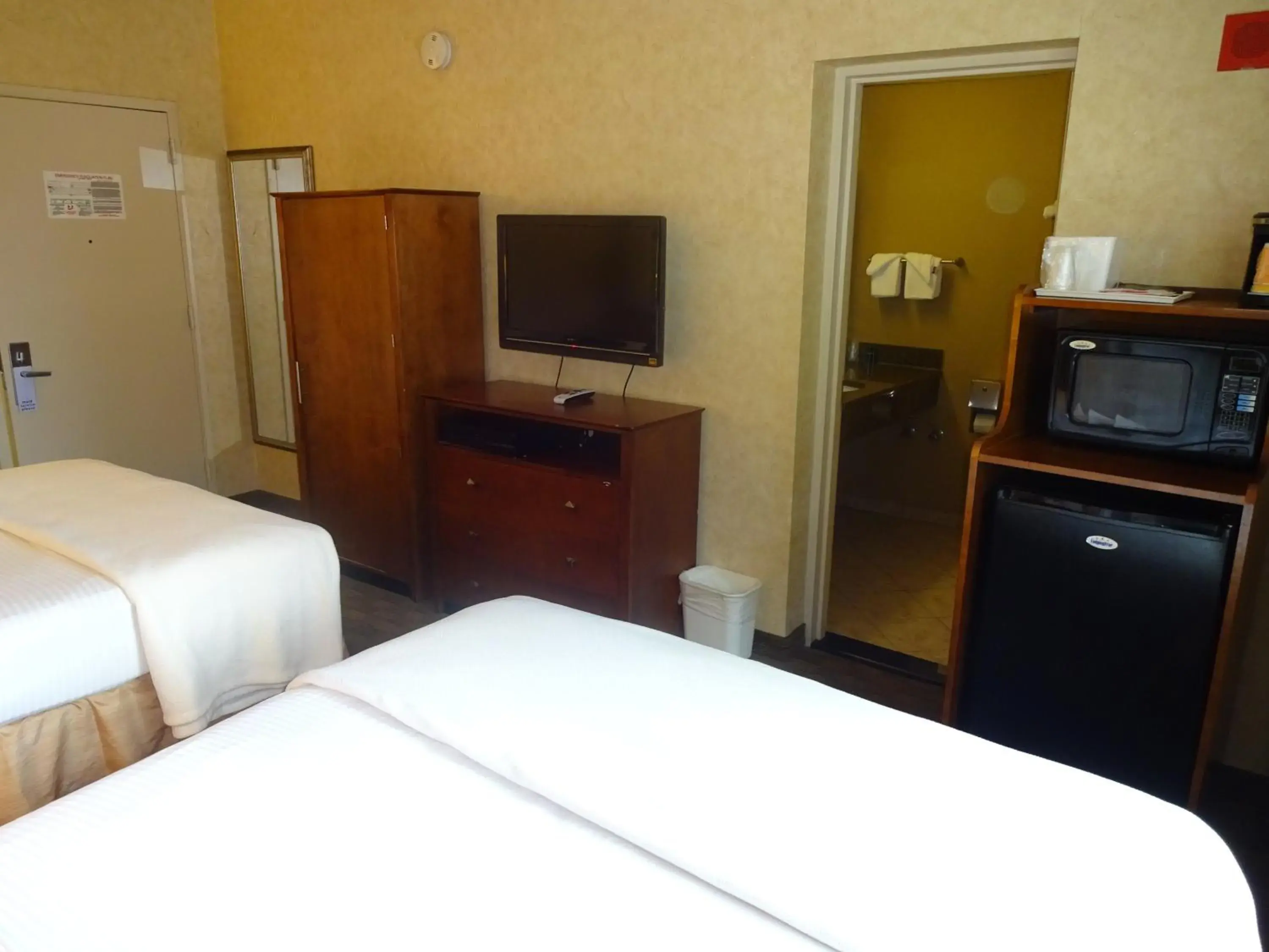 Bedroom, Bed in Sheridan Hotel Bedroom, Bed in Sheridan Hotel