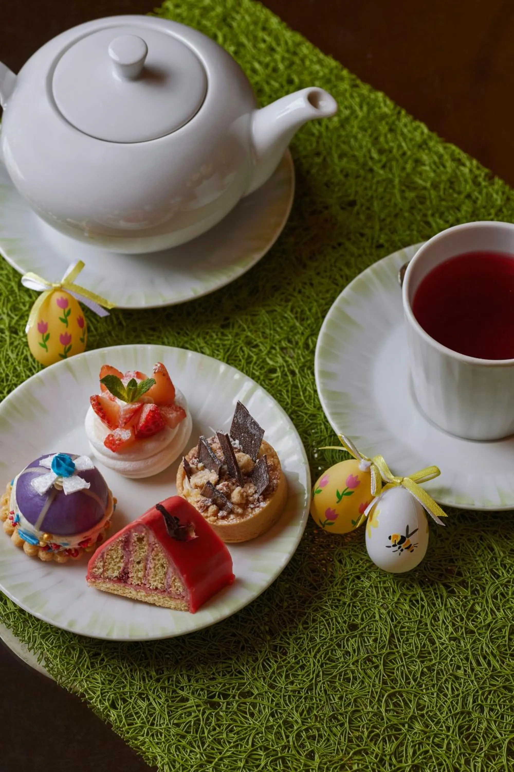 Restaurant/places to eat in The Park Tower Knightsbridge, a Luxury Collection Hotel, London