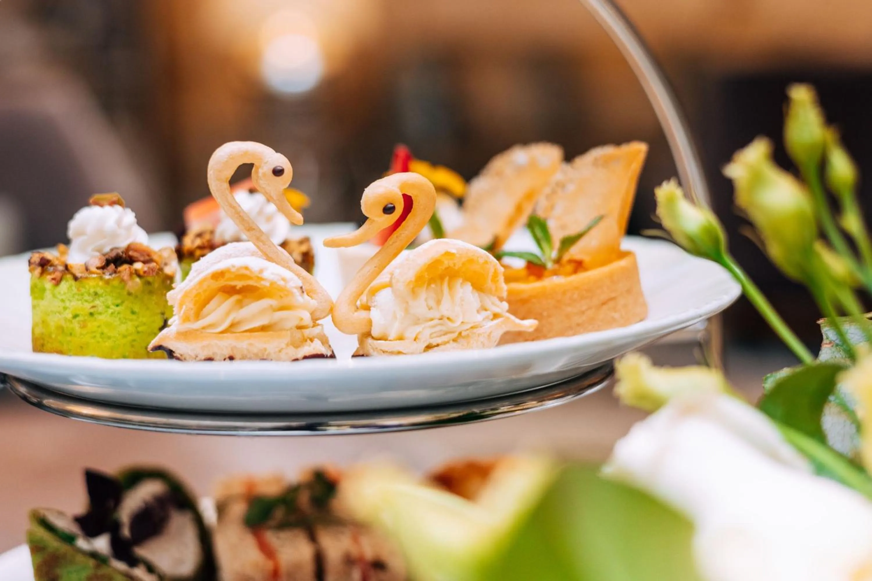 Restaurant/places to eat in The Park Tower Knightsbridge, a Luxury Collection Hotel, London