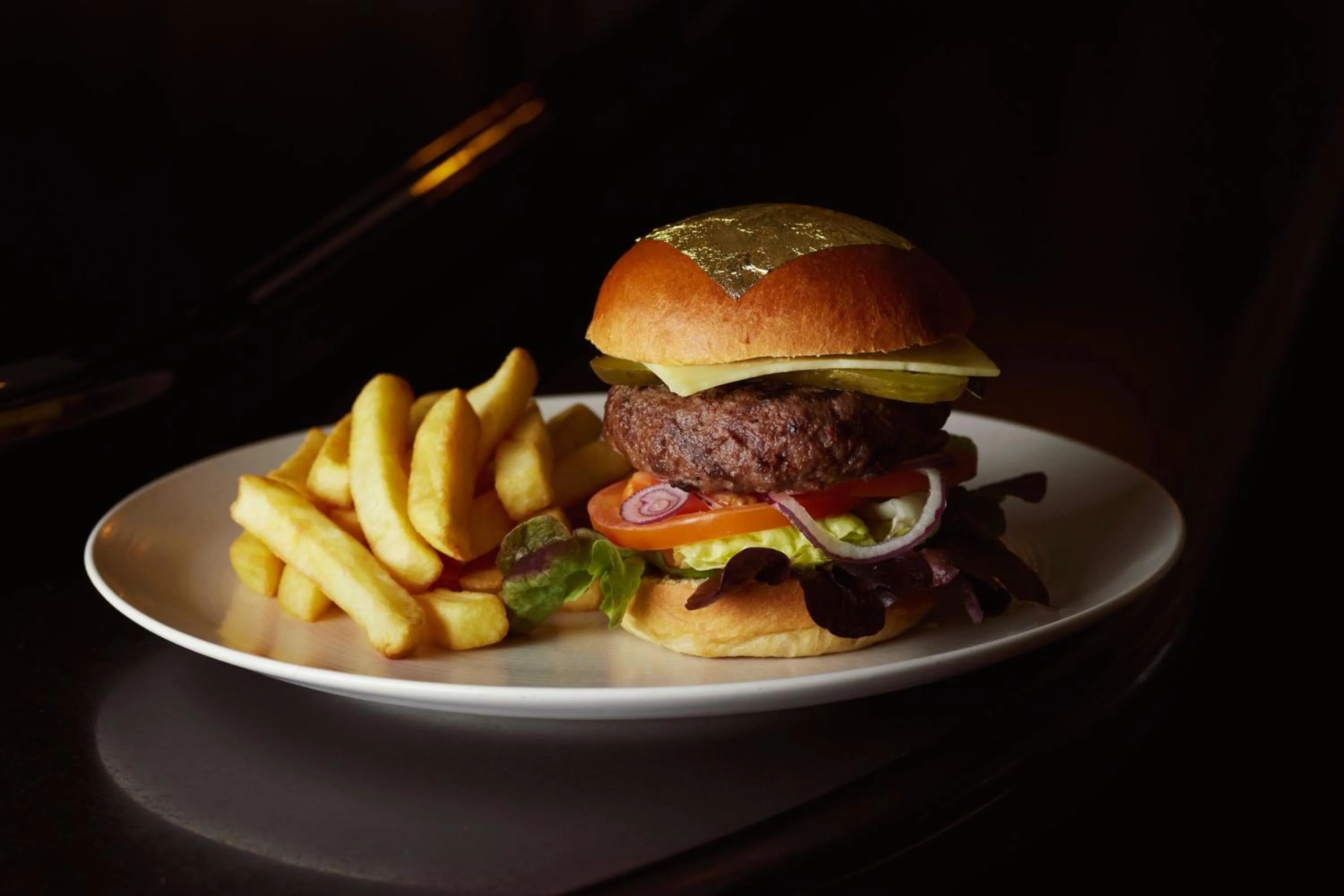 Lounge or bar in The Park Tower Knightsbridge, a Luxury Collection Hotel, London