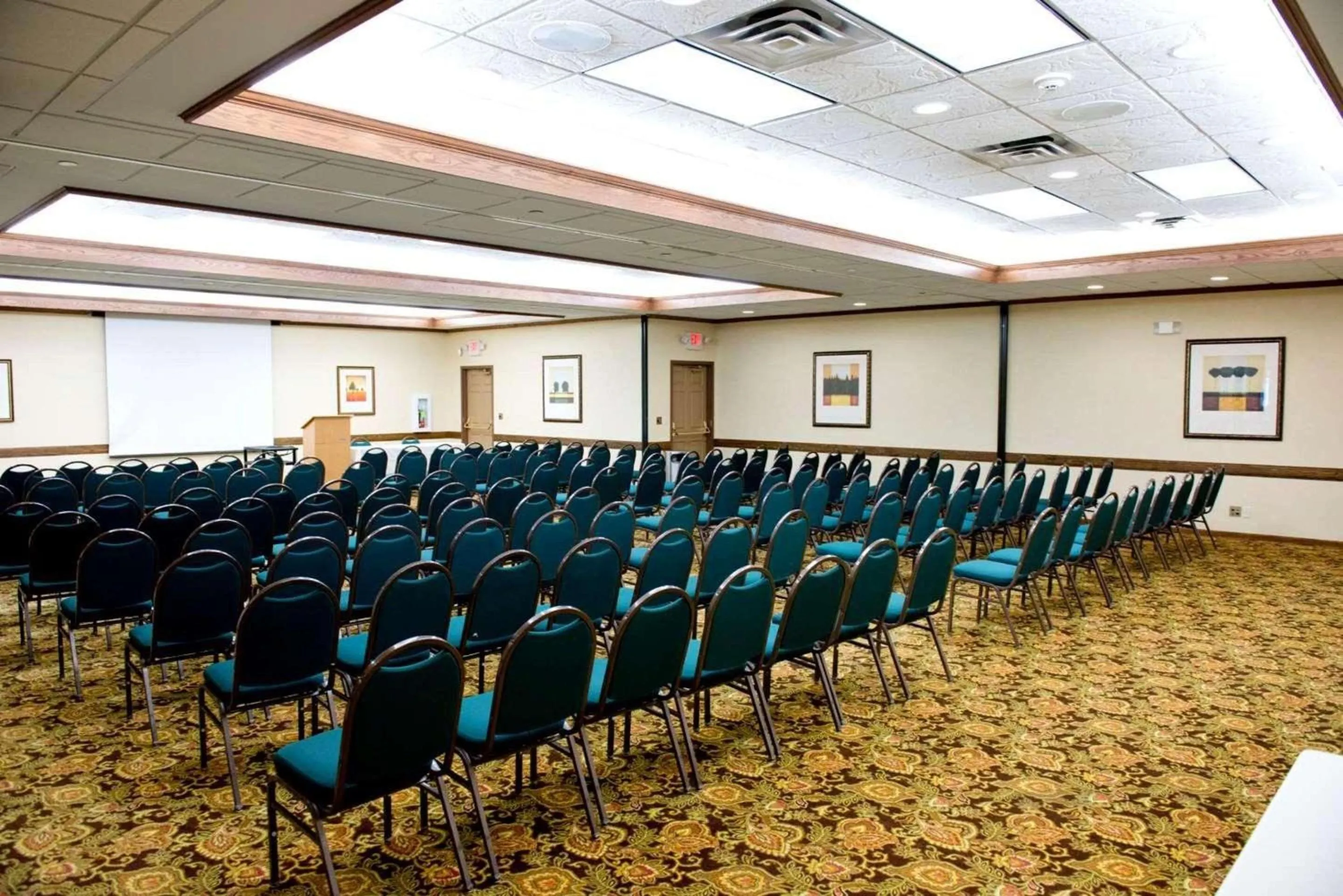 Meeting/conference room in Country Inn & Suites by Radisson, Chanhassen, MN