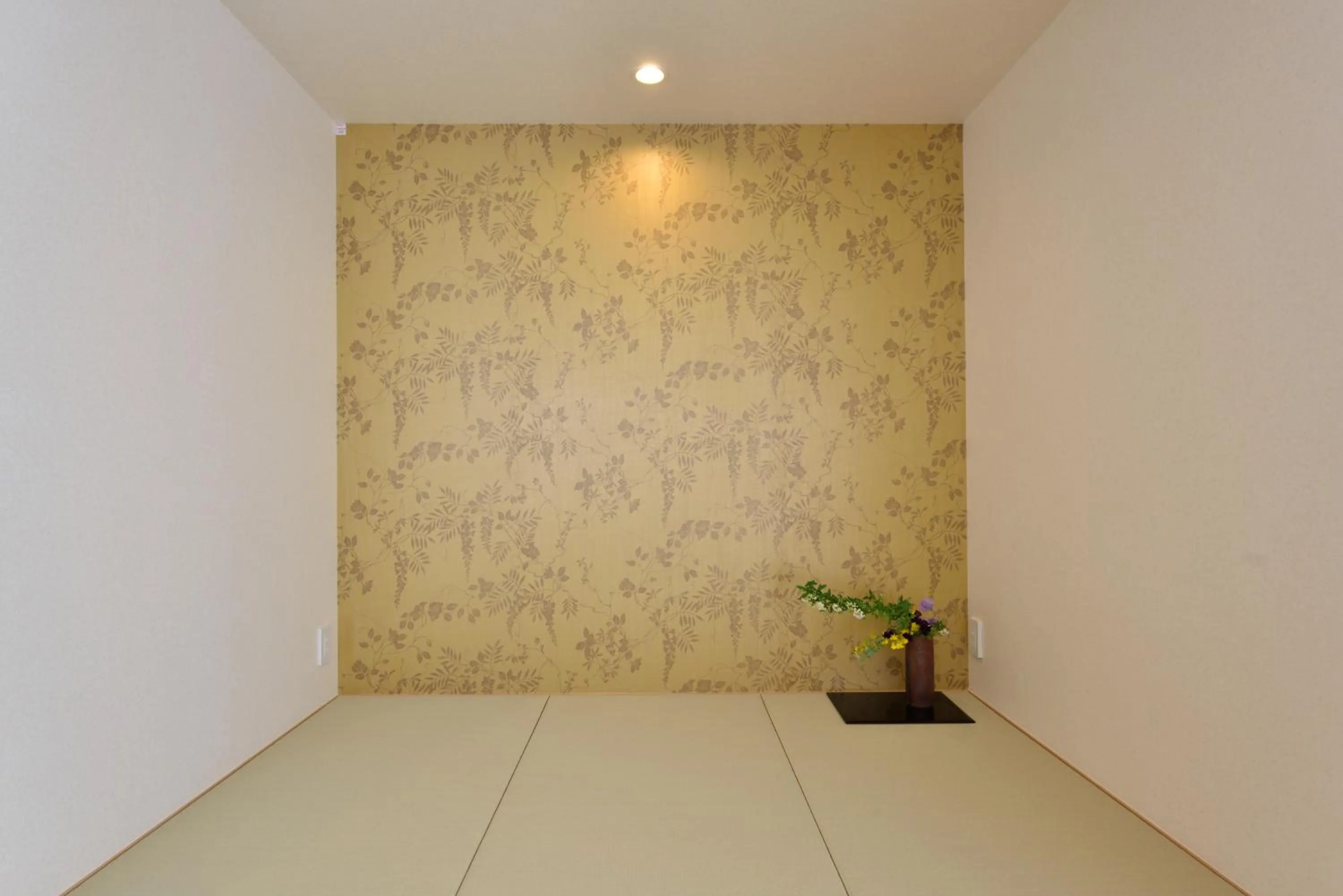 Photo of the whole room in ShukuShuku