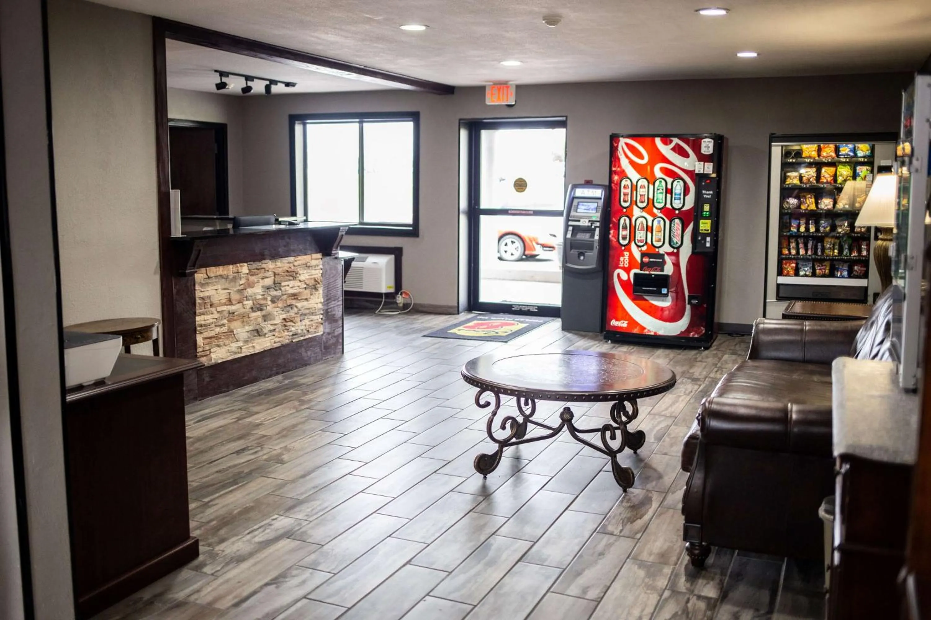 Lobby or reception in Super 8 by Wyndham Poplar Bluff Missouri