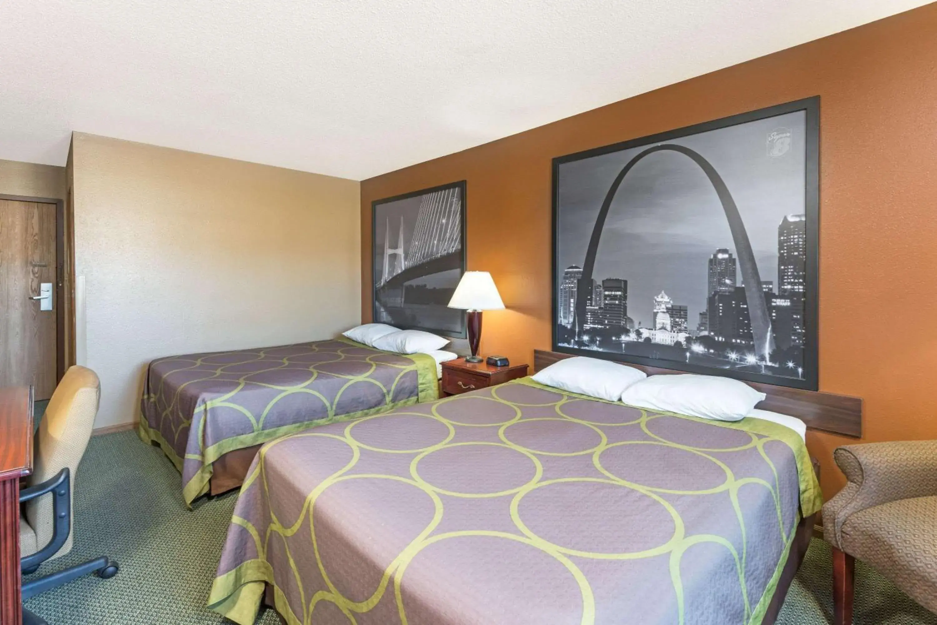 Photo of the whole room, Bed in Super 8 by Wyndham Poplar Bluff Missouri Photo of the whole room, Bed in Super 8 by Wyndham Poplar Bluff Missouri