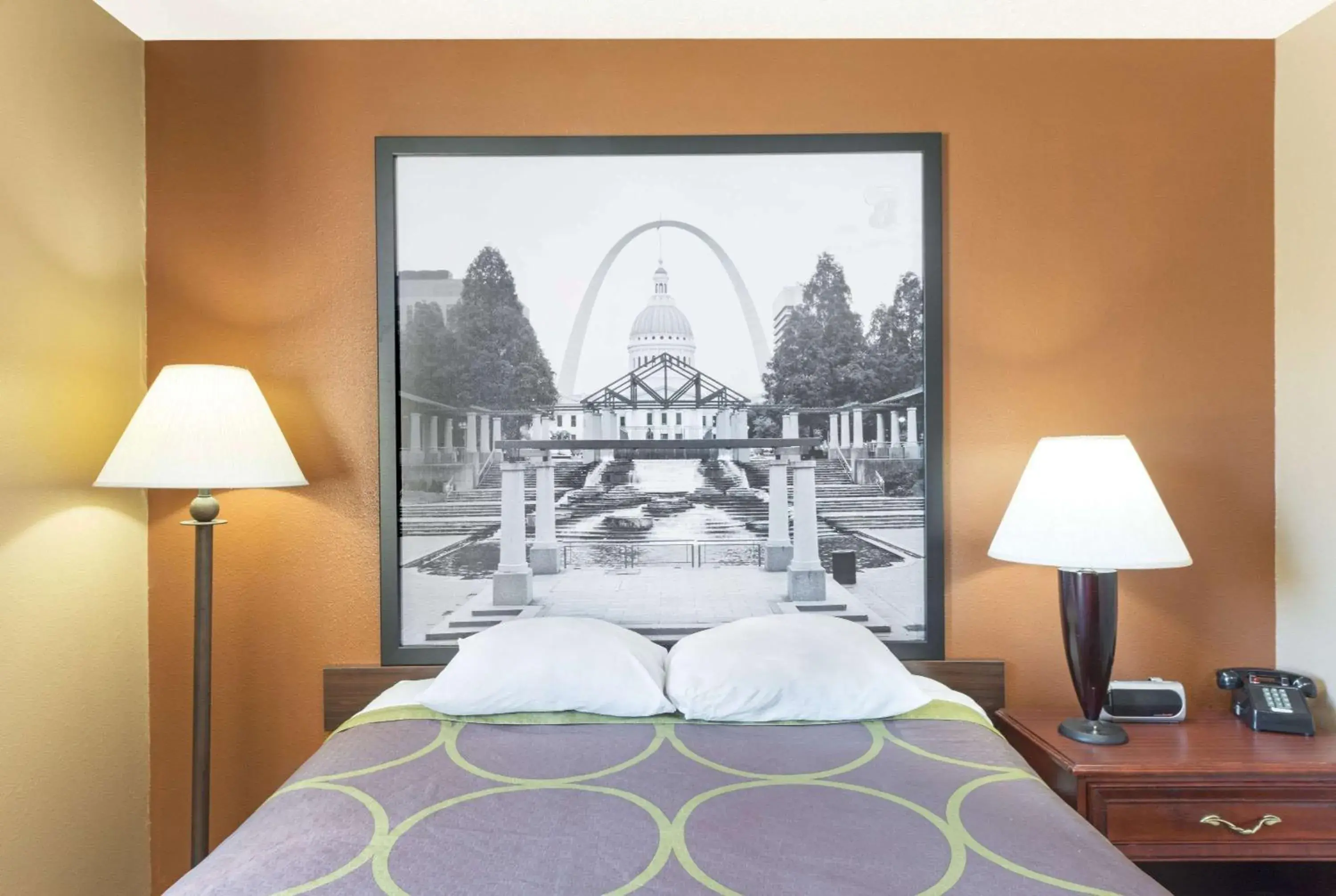 Photo of the whole room, Bed in Super 8 by Wyndham Poplar Bluff Missouri Photo of the whole room, Bed in Super 8 by Wyndham Poplar Bluff Missouri