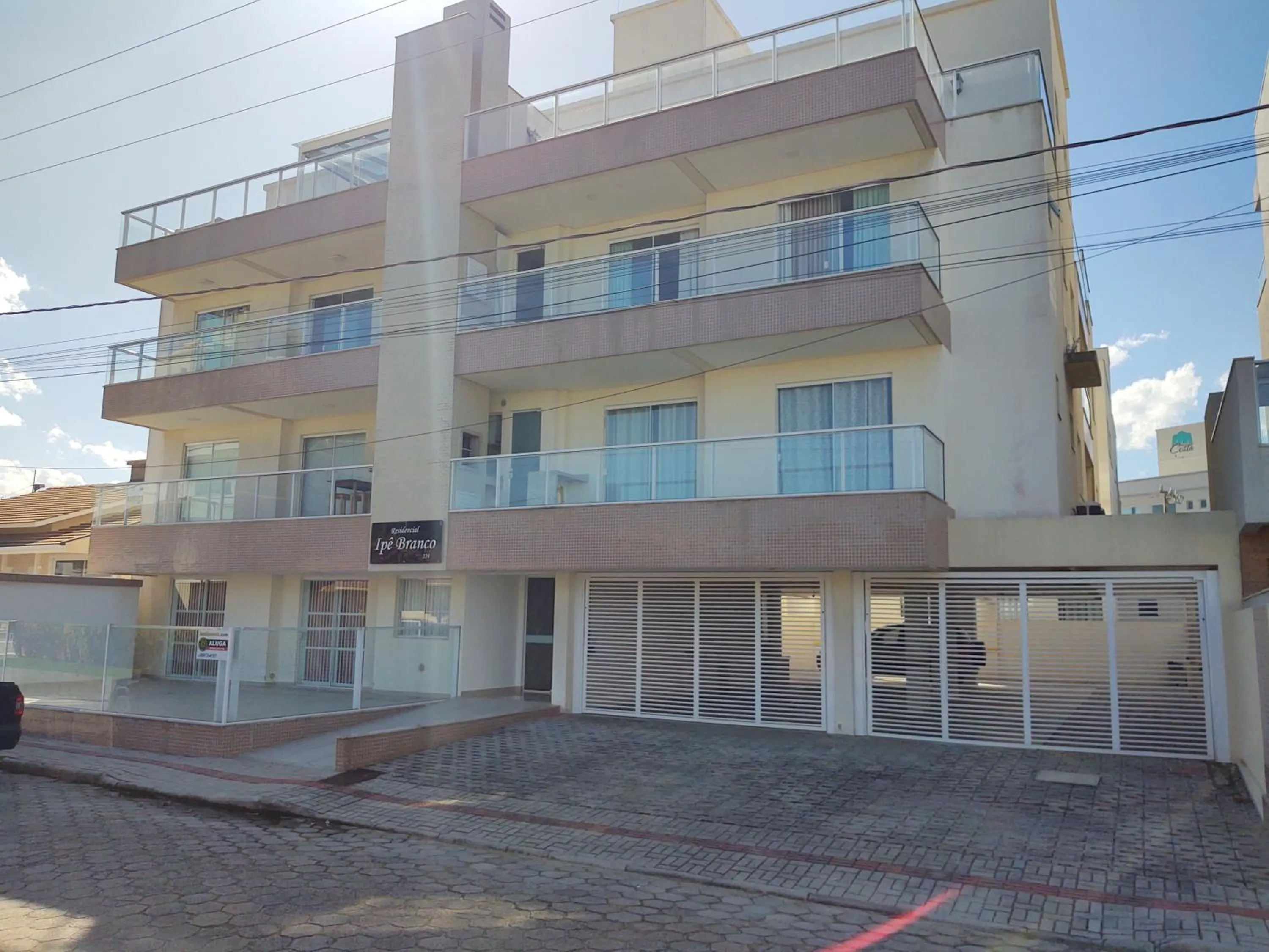 Apartamento Ipê Branco, Mariscal, ótima localização