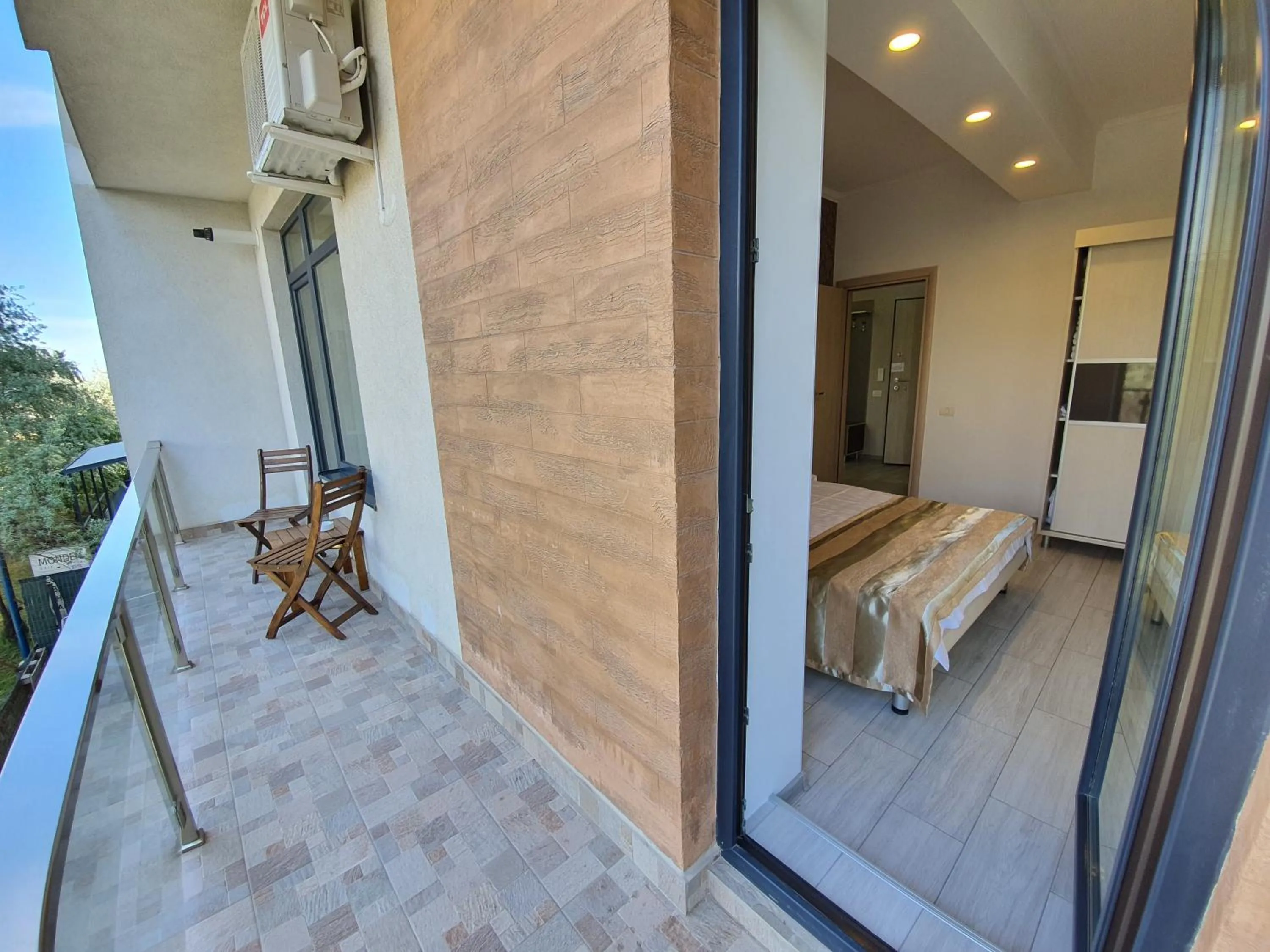 Balcony/Terrace in Lotus 7 Silver