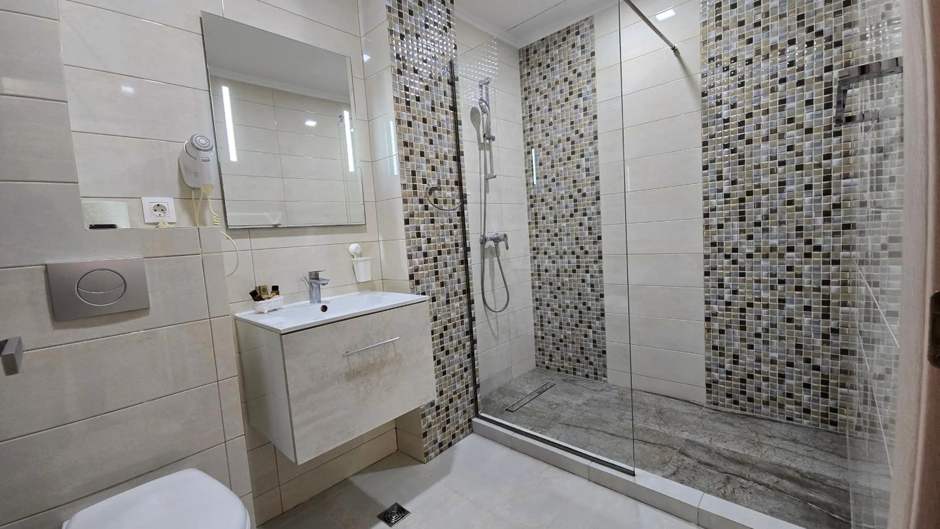 Shower in Lotus 7 Silver