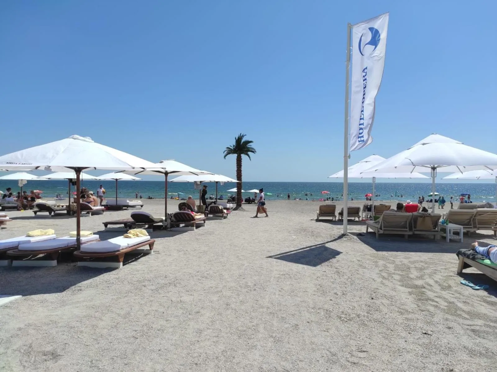 Beach in Lotus 7 Silver