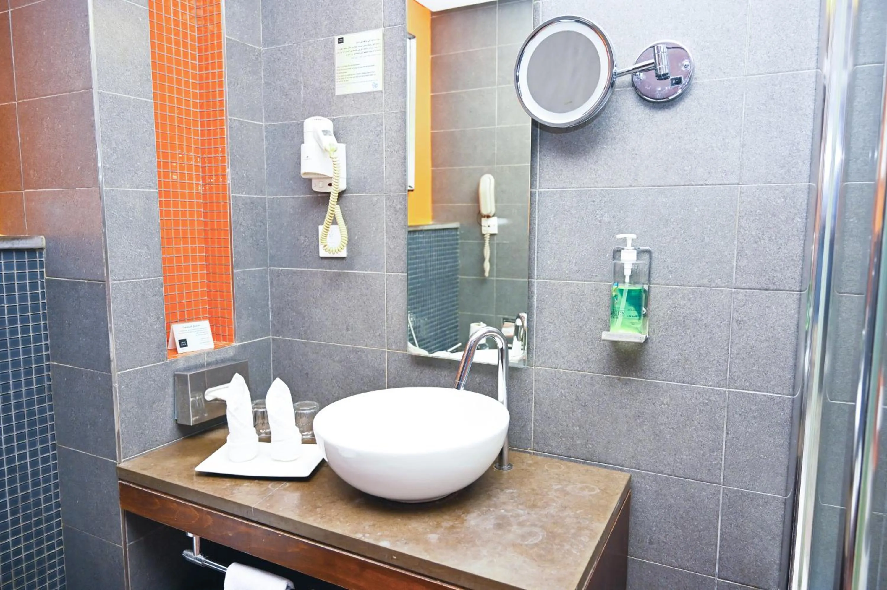 Bathroom in Hues Boutique Hotel