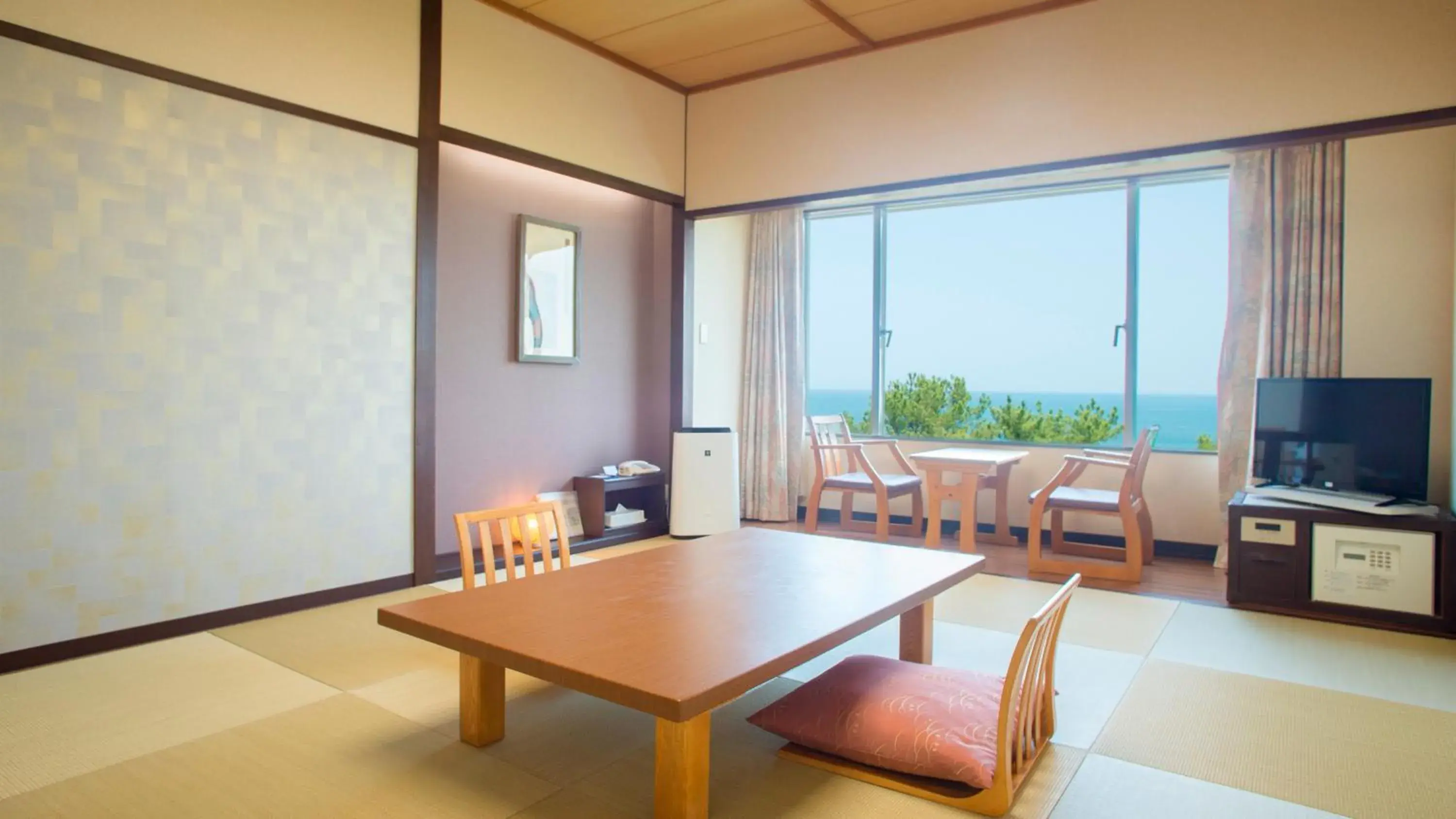 Standard Room with Fiver Futon Beds and Park View - single occupancy in ANA Holiday Inn Resort Miyazaki by IHG Standard Room with Fiver Futon Beds and Park View - single occupancy in ANA Holiday Inn Resort Miyazaki by IHG