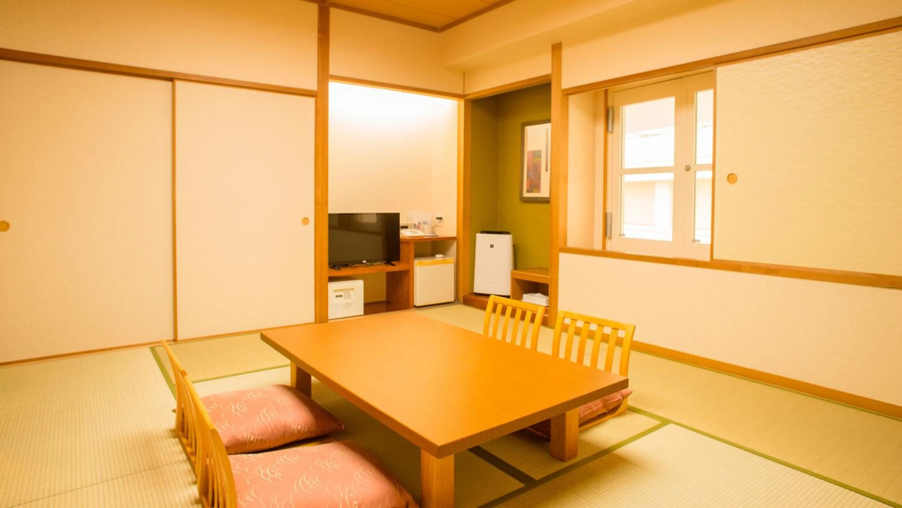 Photo of the whole room in ANA Holiday Inn Resort Miyazaki by IHG