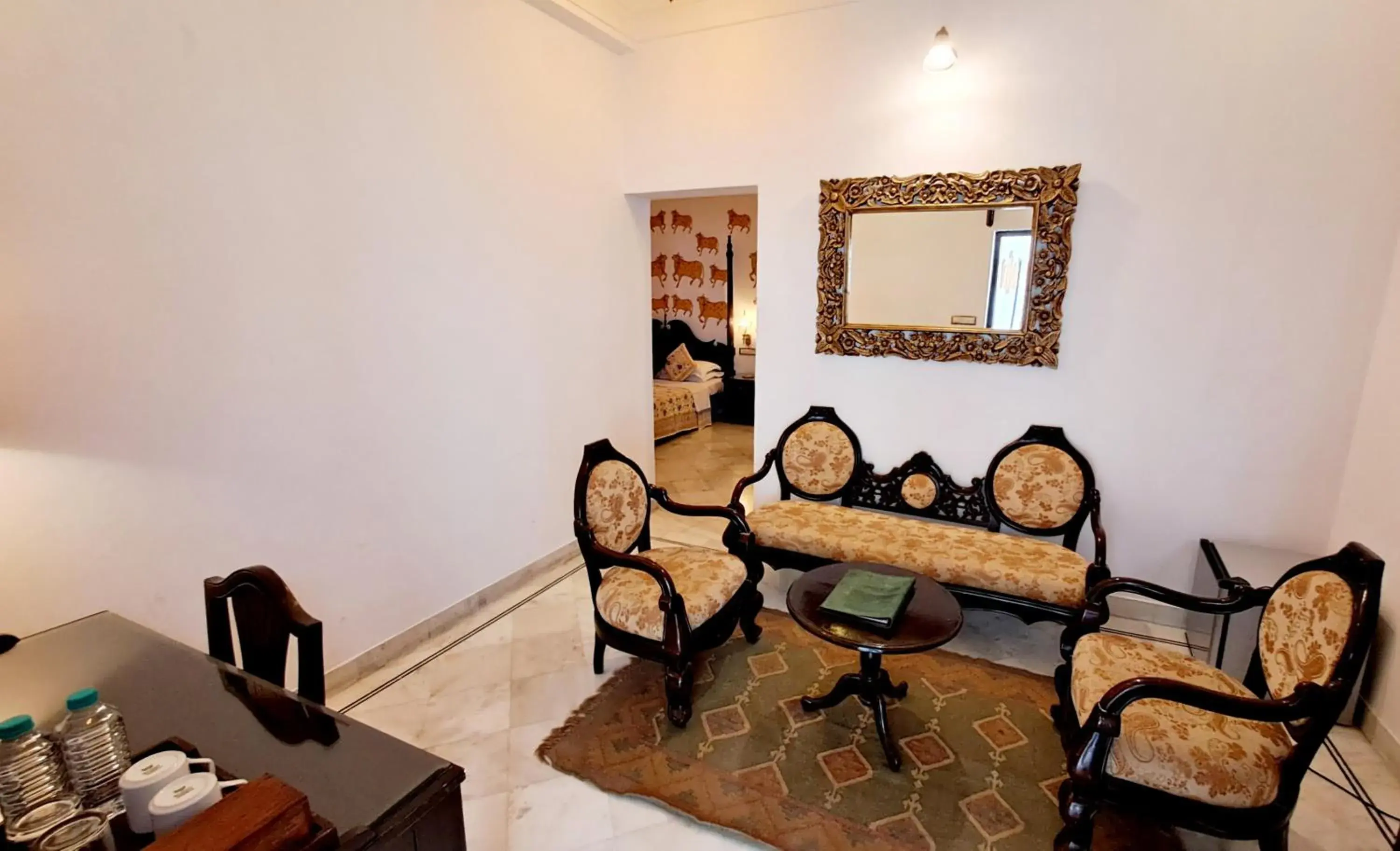 Living room in Mahendra Prakash Living room in Mahendra Prakash