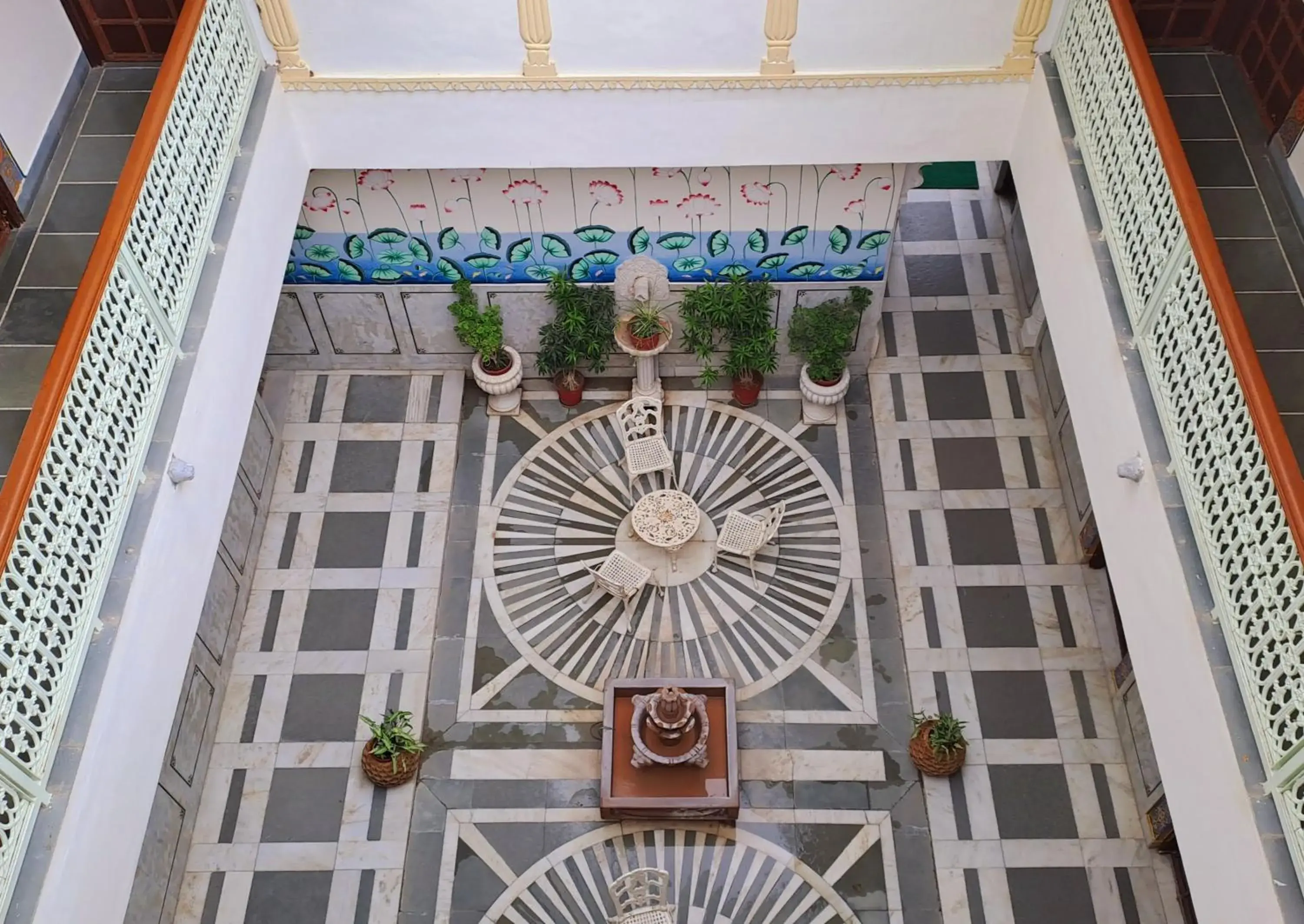 Property building in Mahendra Prakash Property building in Mahendra Prakash