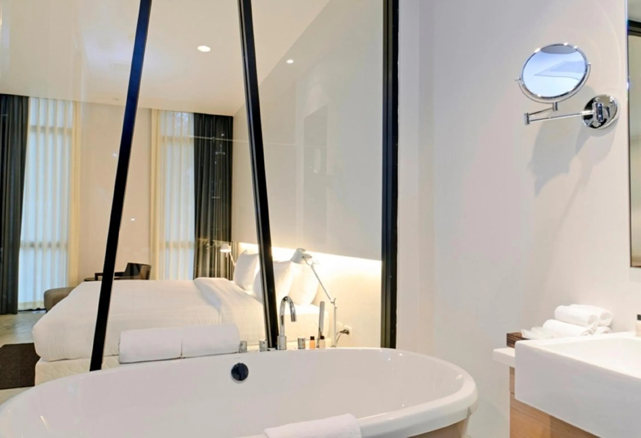 Bathroom, Bed in Vismaya Suvarnabhumi Hotel